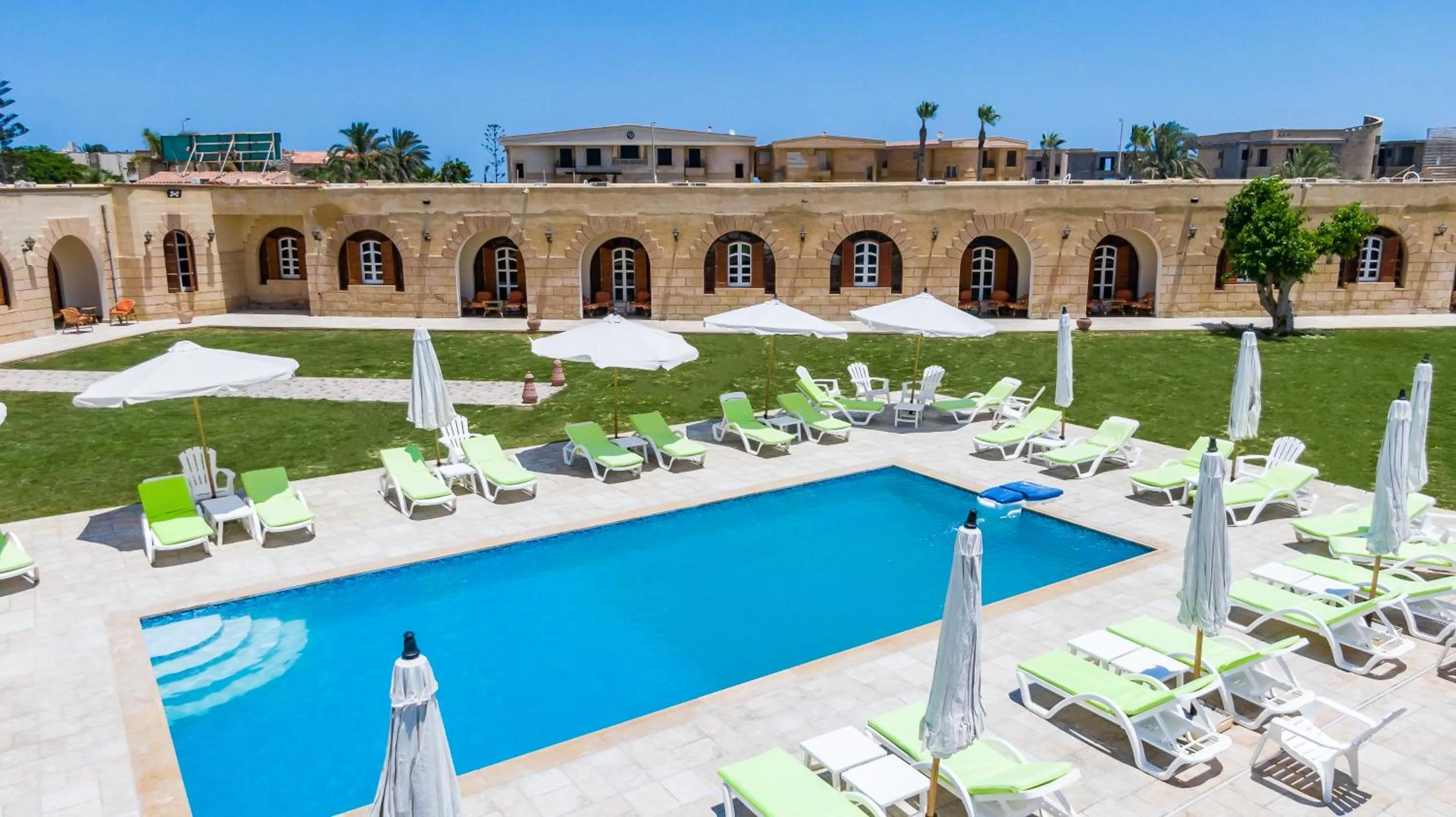 Golden Lake Marina Hotel