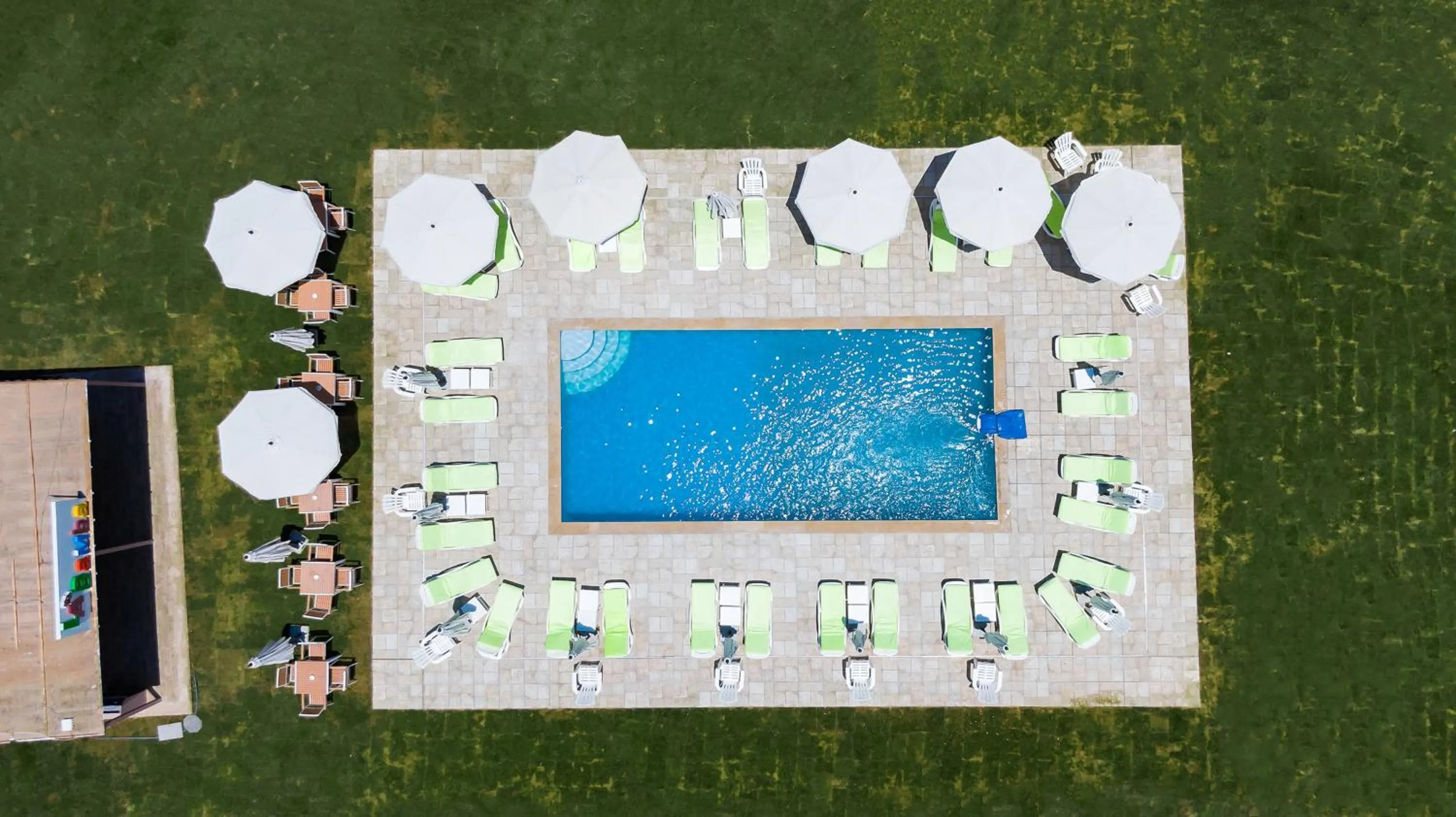 Golden Lake Marina Hotel