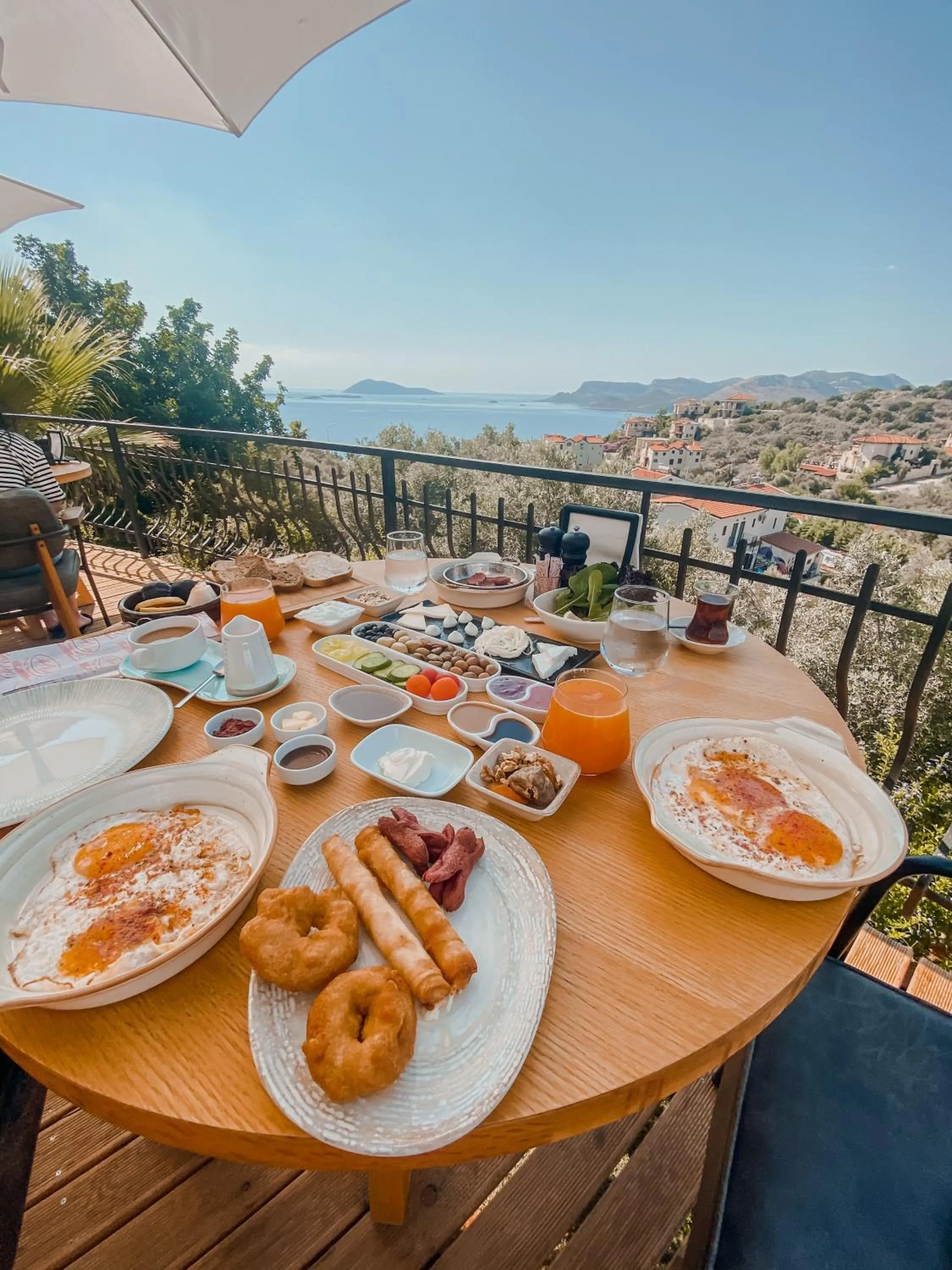 Food and drinks in Hill House Adult Only