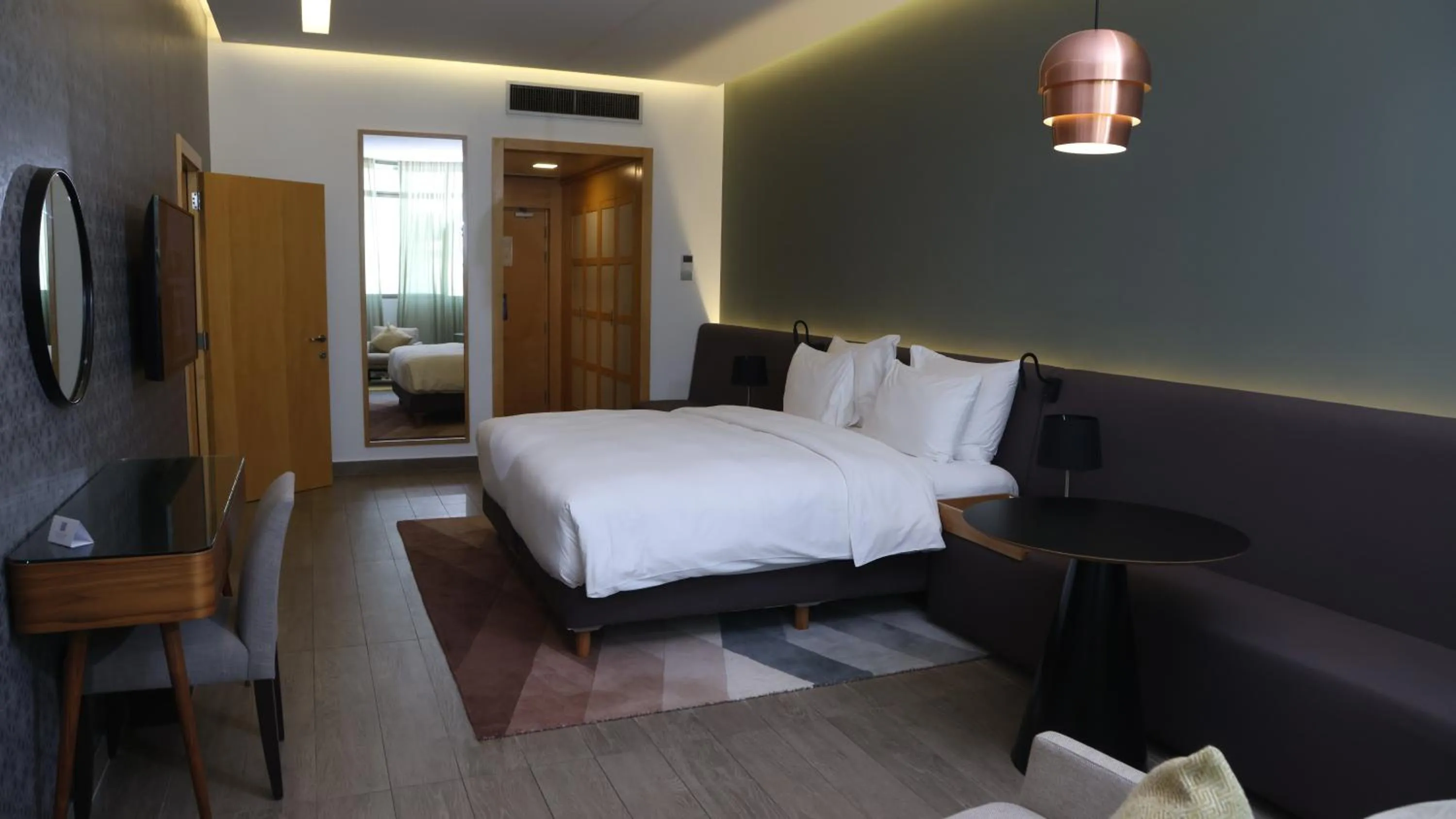 Bedroom, Bed in Radisson Blu Hotel, Beirut Verdun