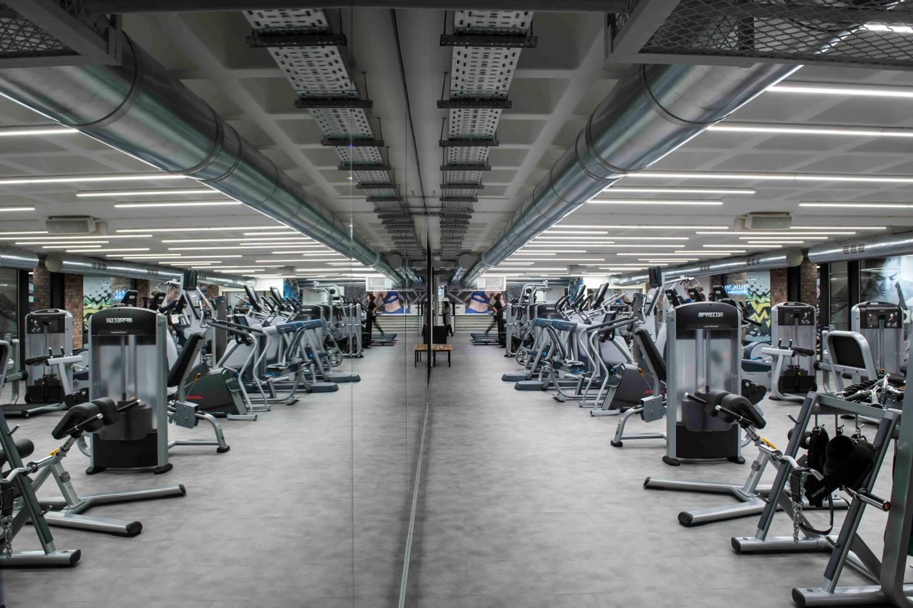 Fitness centre/facilities in Radisson Blu Hotel, Beirut Verdun