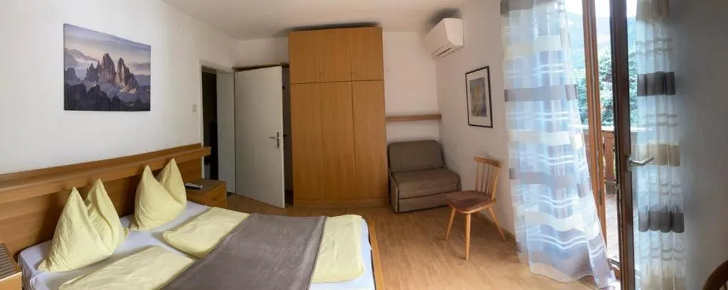 Bedroom in Garni Guflhof