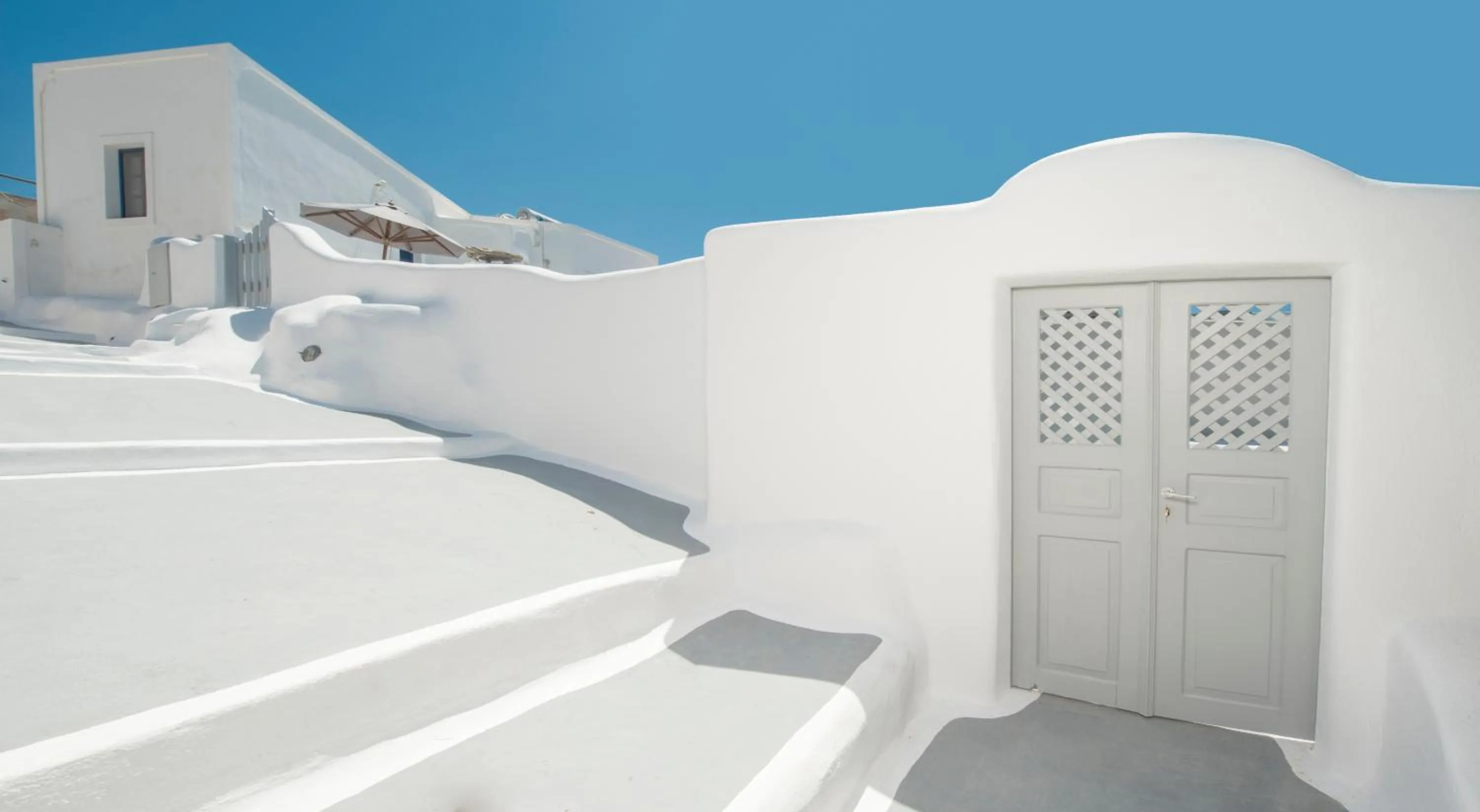 AQUA SERENITY LUXURY SUITES SANTORINI