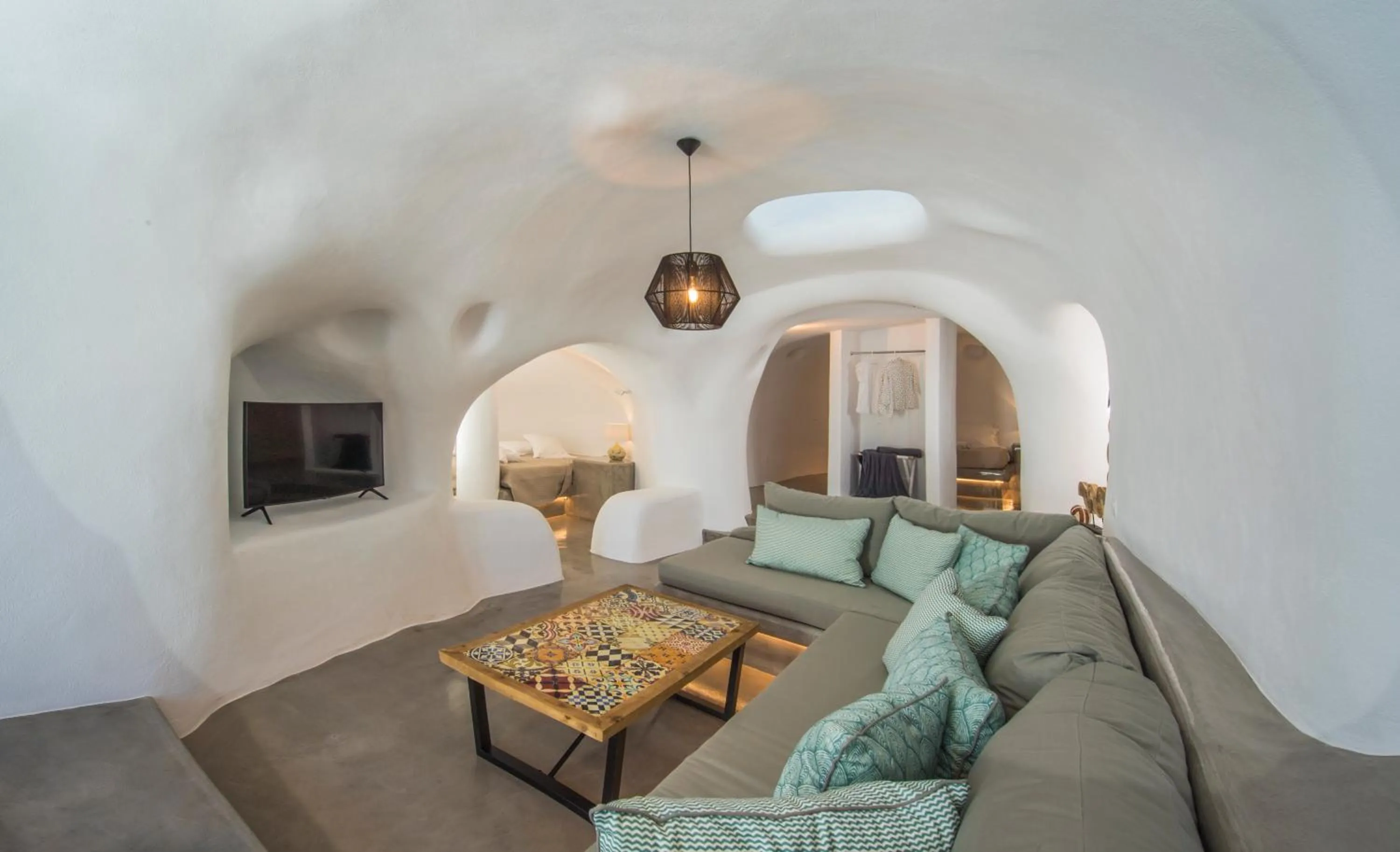 AQUA SERENITY LUXURY SUITES SANTORINI