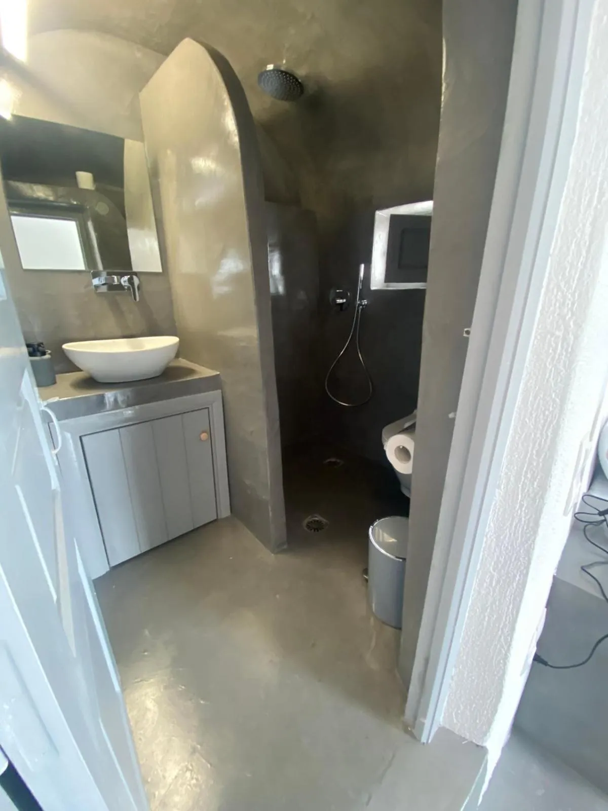 AQUA SERENITY LUXURY SUITES SANTORINI