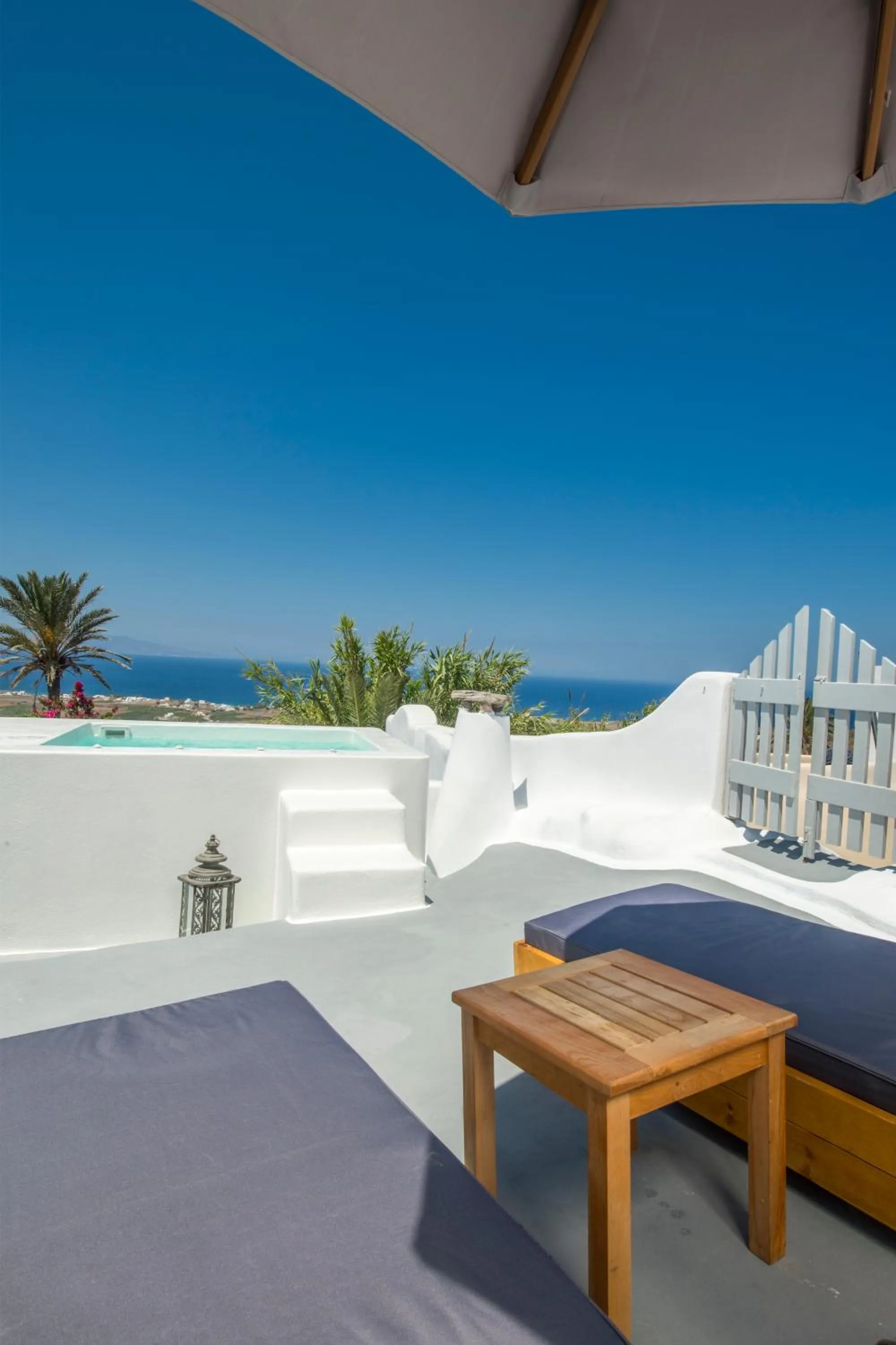 AQUA SERENITY LUXURY SUITES SANTORINI