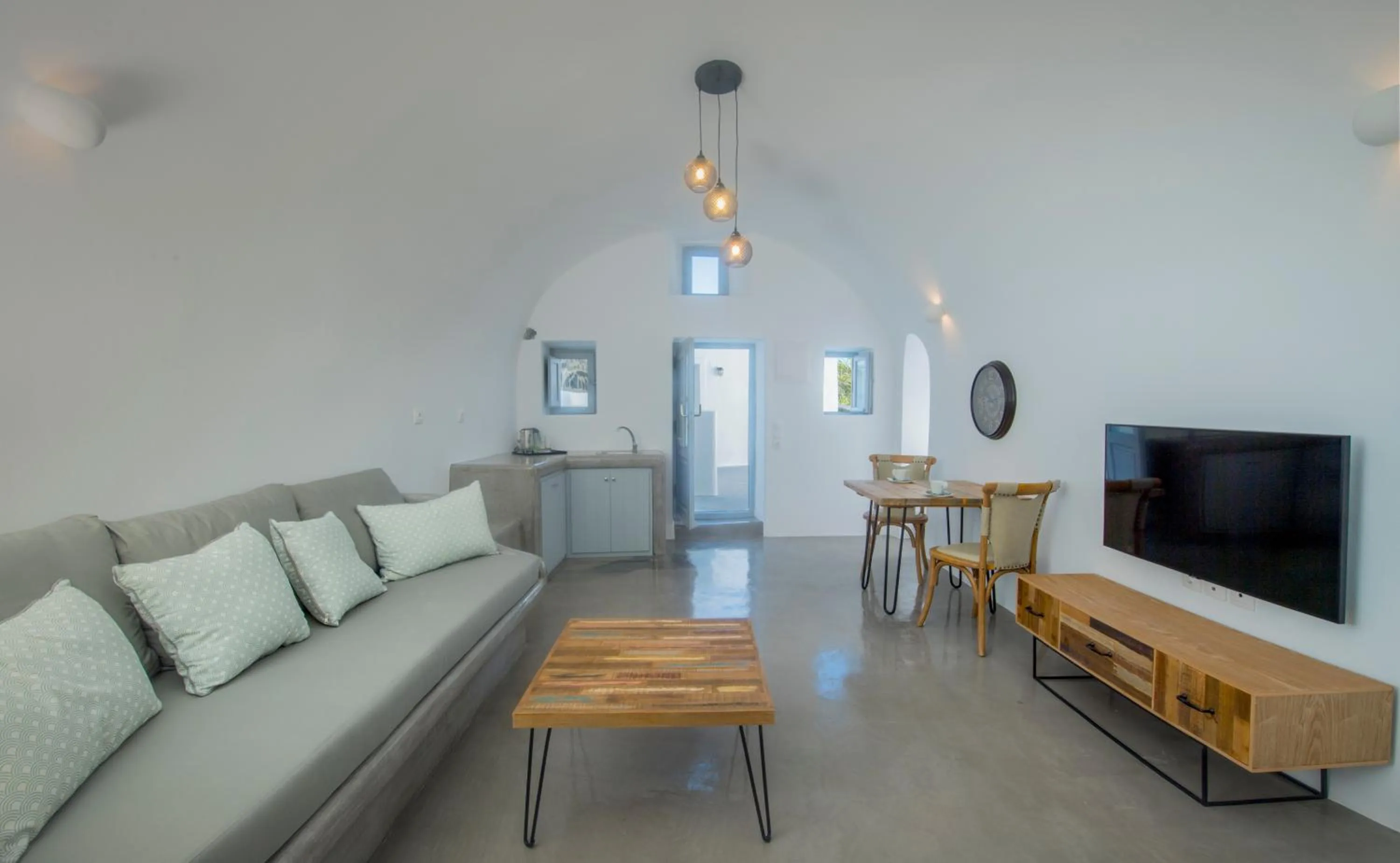 AQUA SERENITY LUXURY SUITES SANTORINI