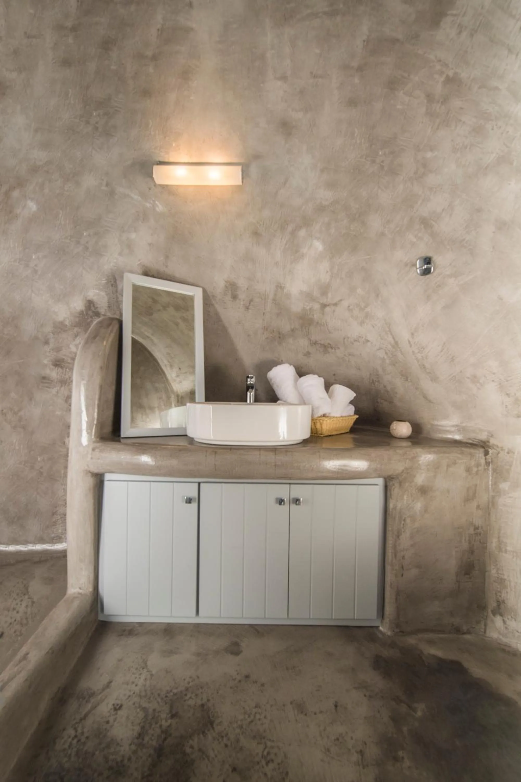 AQUA SERENITY LUXURY SUITES SANTORINI