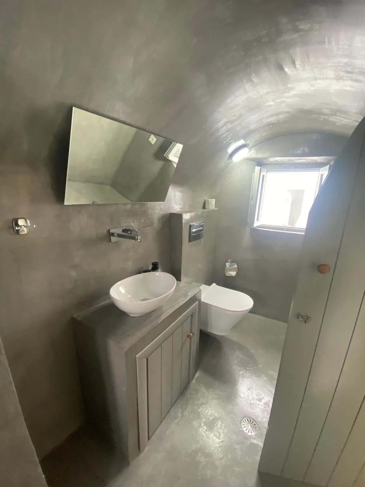 AQUA SERENITY LUXURY SUITES SANTORINI