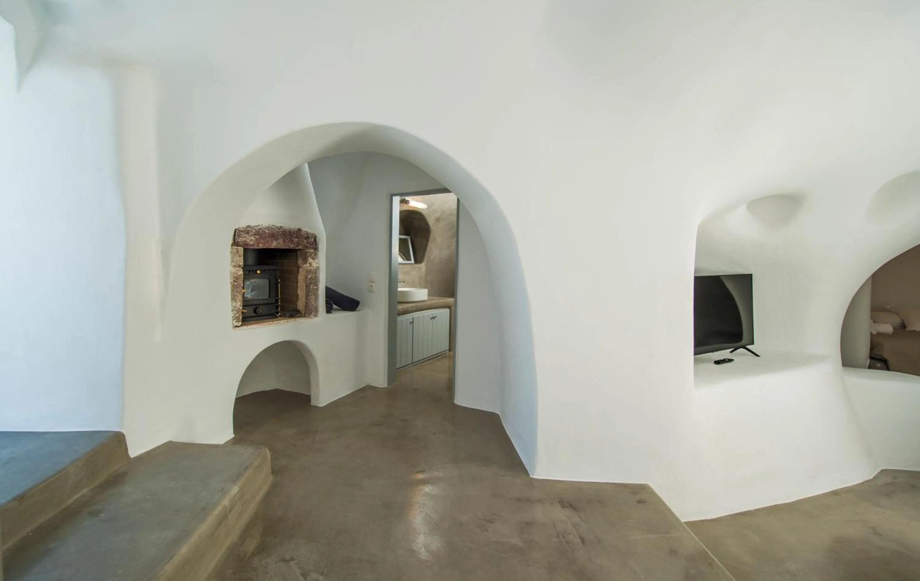 AQUA SERENITY LUXURY SUITES SANTORINI