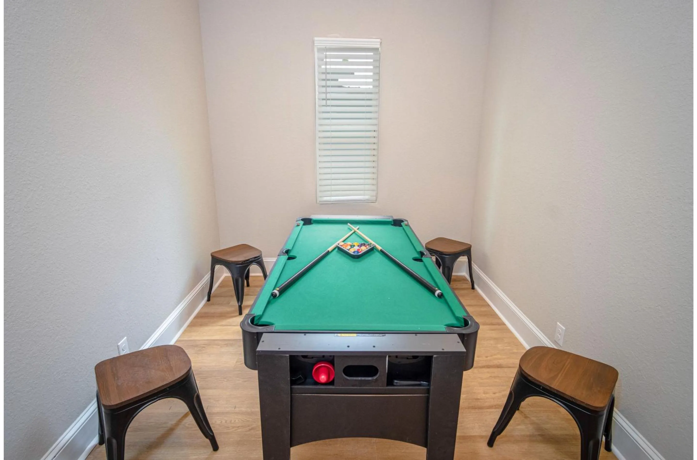 Billiard in Brand New Remodeled 3BR2BA House Near Downtown