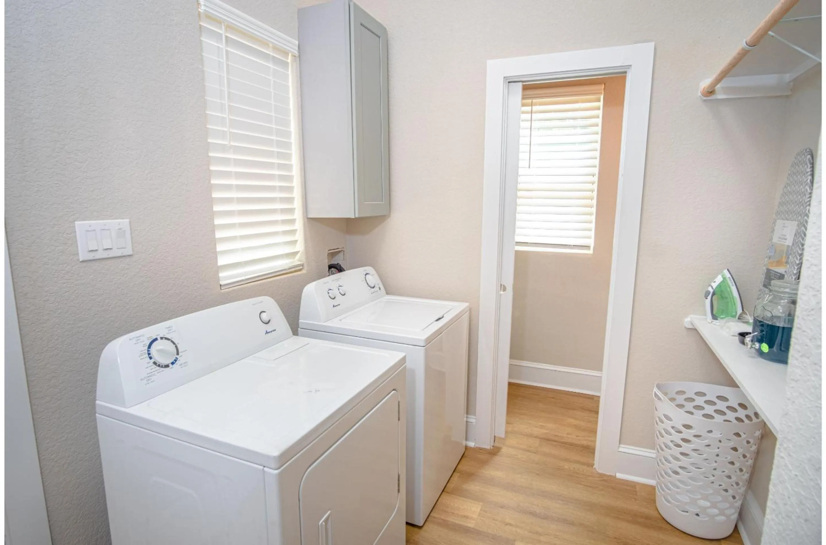 laundry in Brand New Remodeled 3BR2BA House Near Downtown