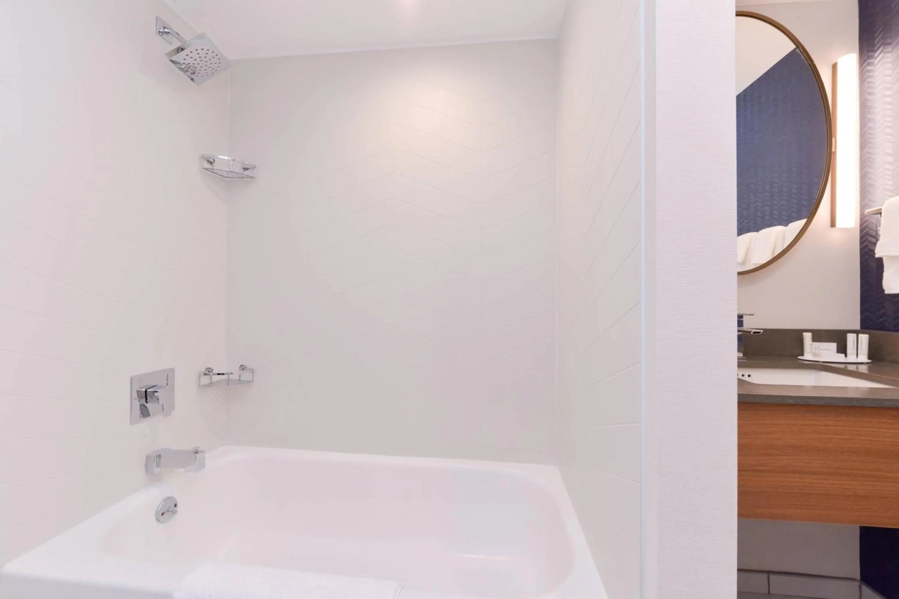 Bathroom in Fairfield Inn and Suites by Marriott Bakersfield Central