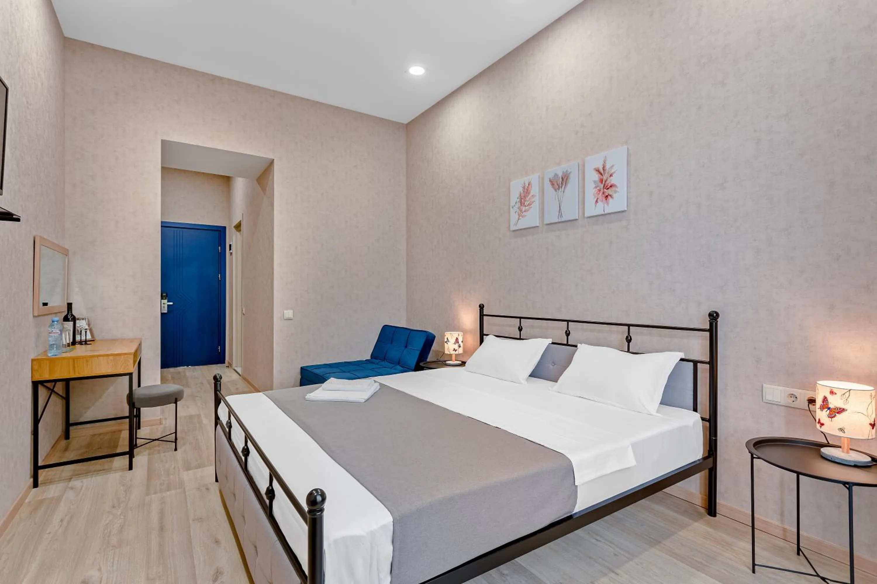 Bedroom in Monument1880