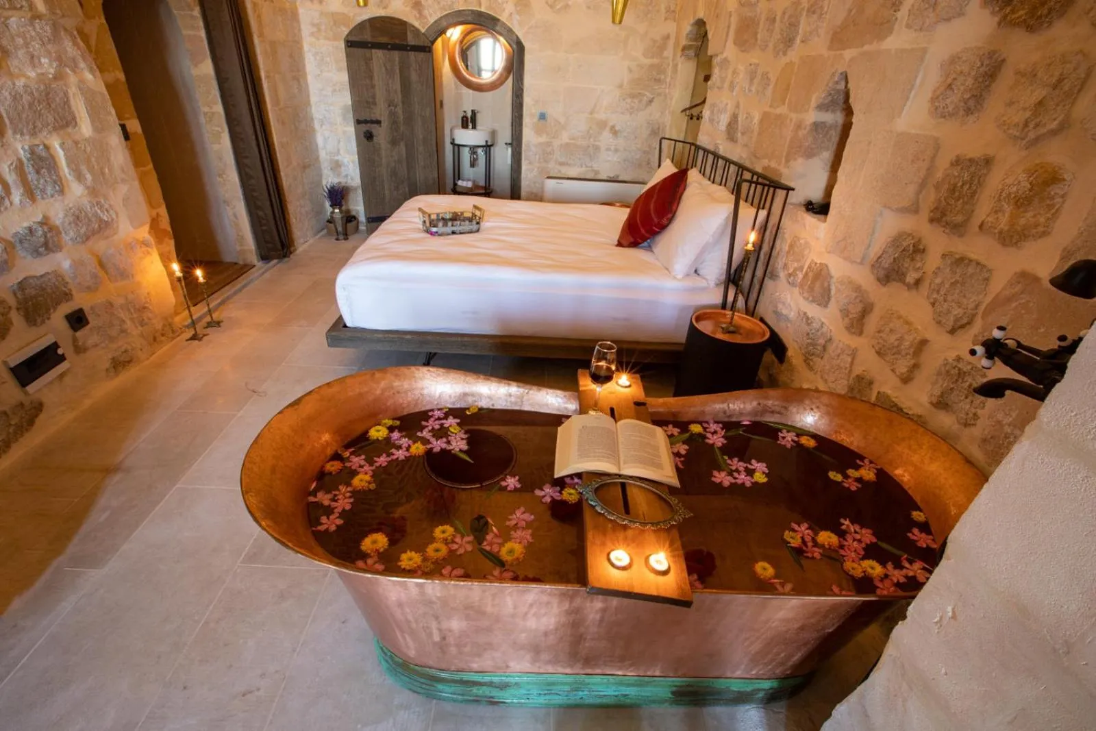 Bed in Mirsoum Hotel