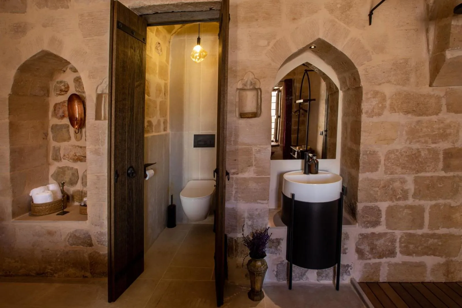 Bathroom in Mirsoum Hotel