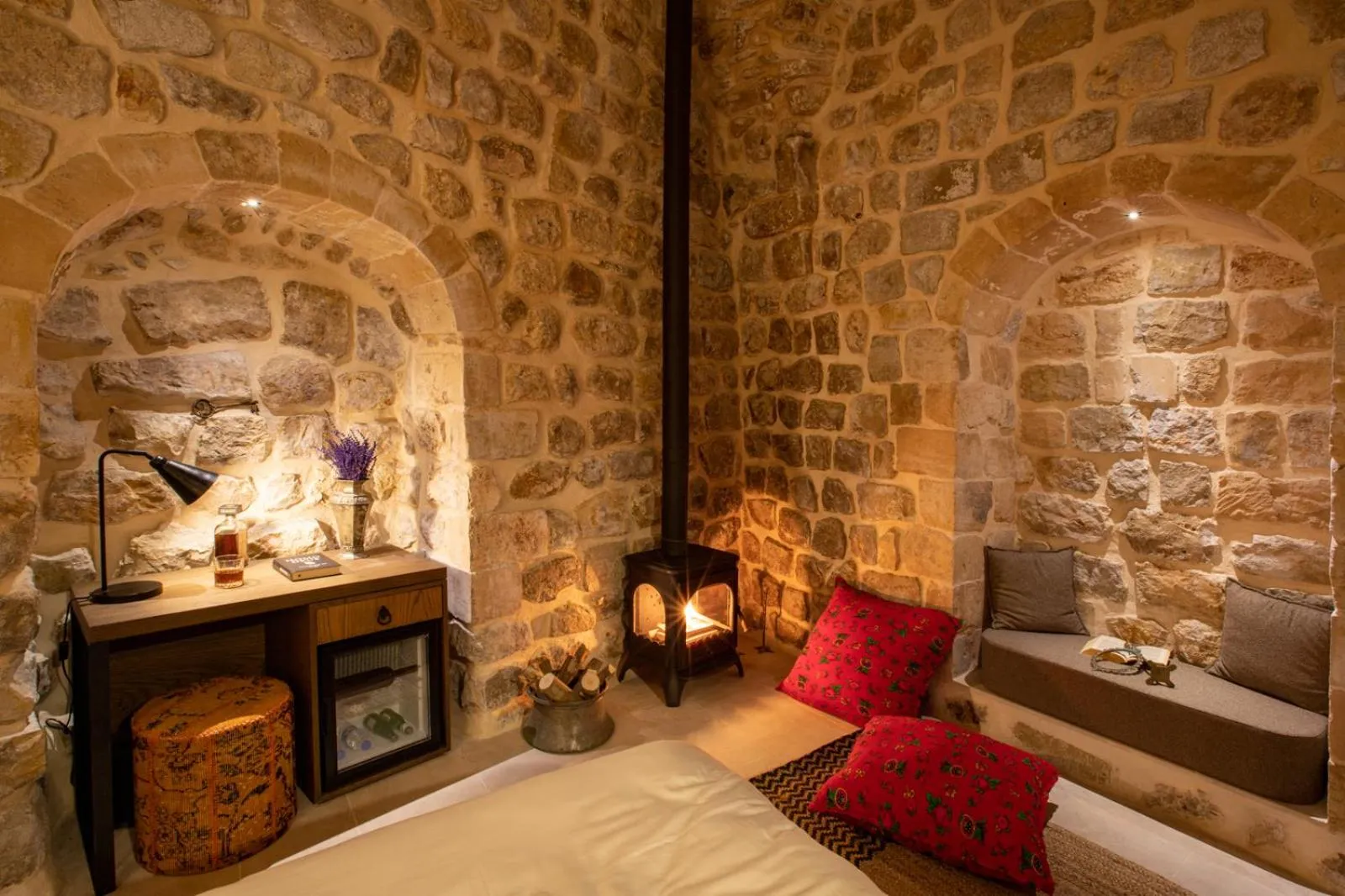 Seating area, Bed in Mirsoum Hotel