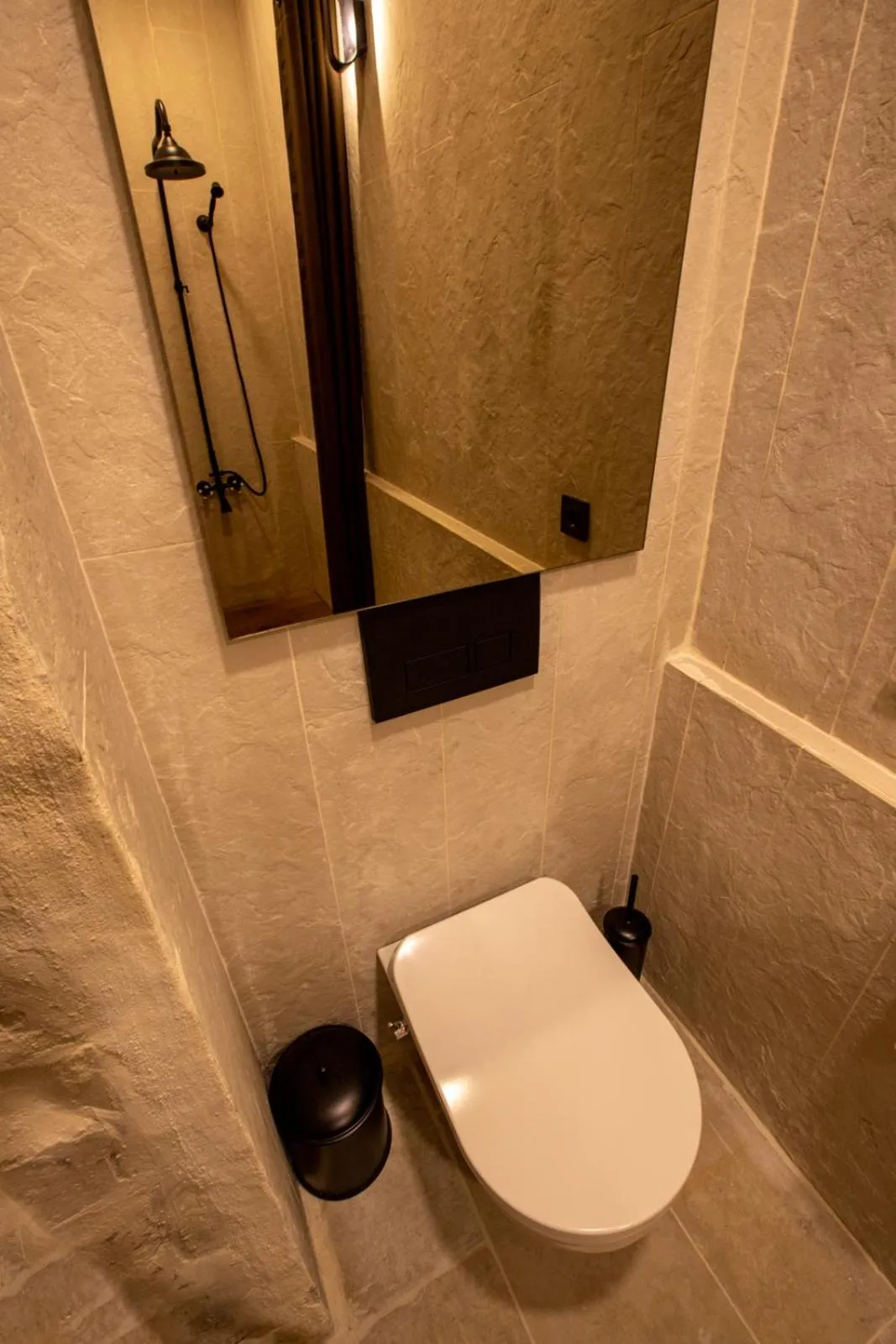 Toilet in Mirsoum Hotel