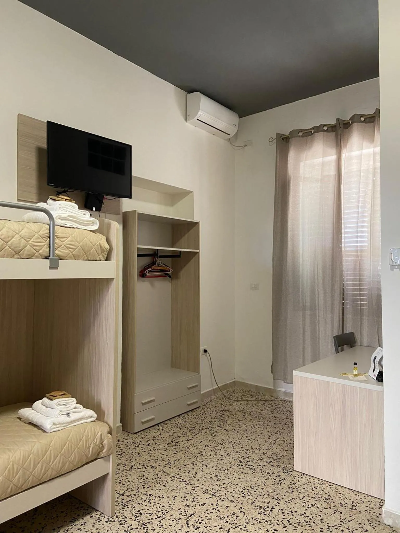 TV and multimedia, Bed in B&B Laudato Sii Tropea