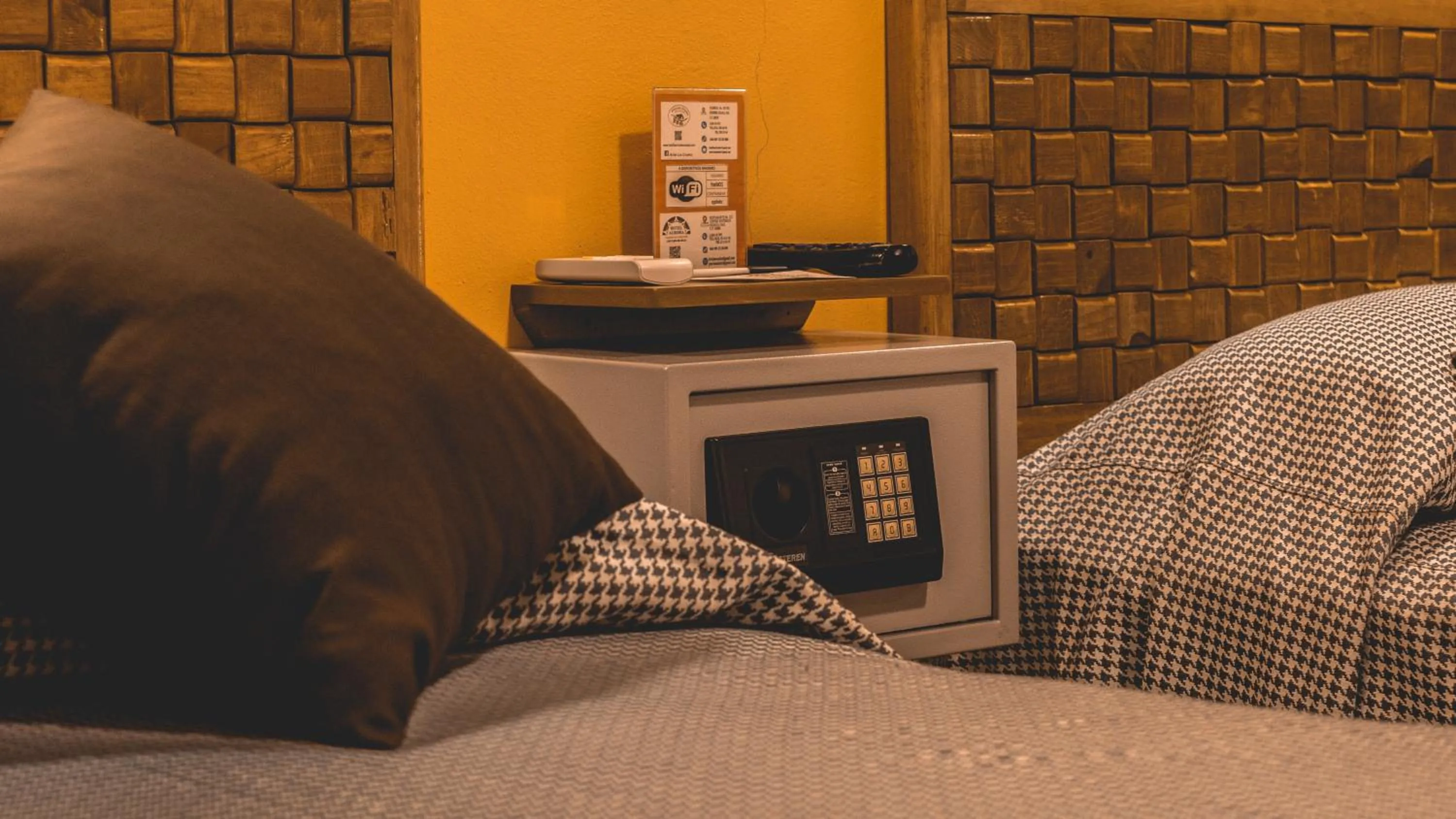 safe, Bed in Los Ciruelos Oaxaca