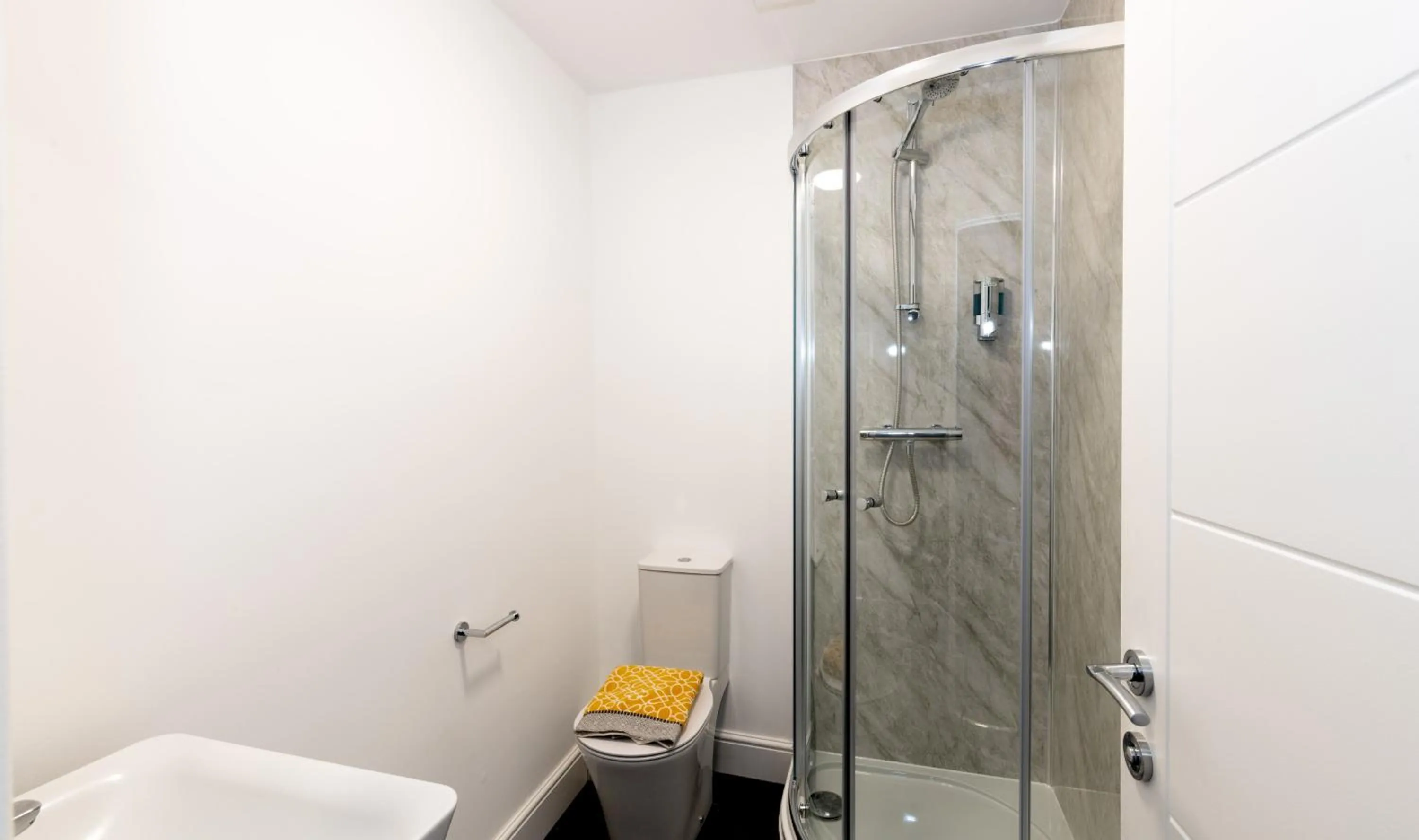 Bedroom in BrickSage Rooms, King's Lynn South Gate