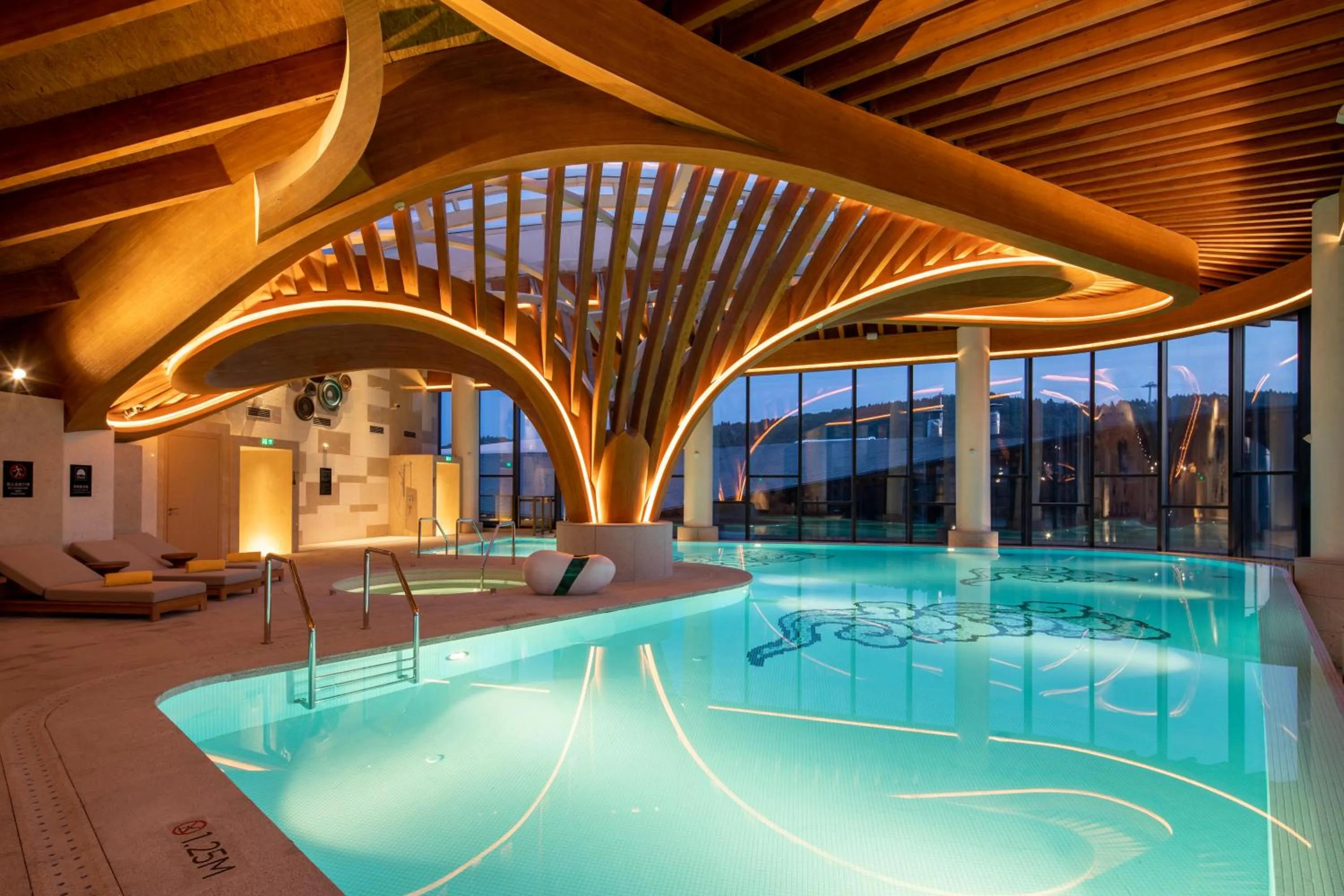 Swimming pool in Radisson Collection Resort Nanjing