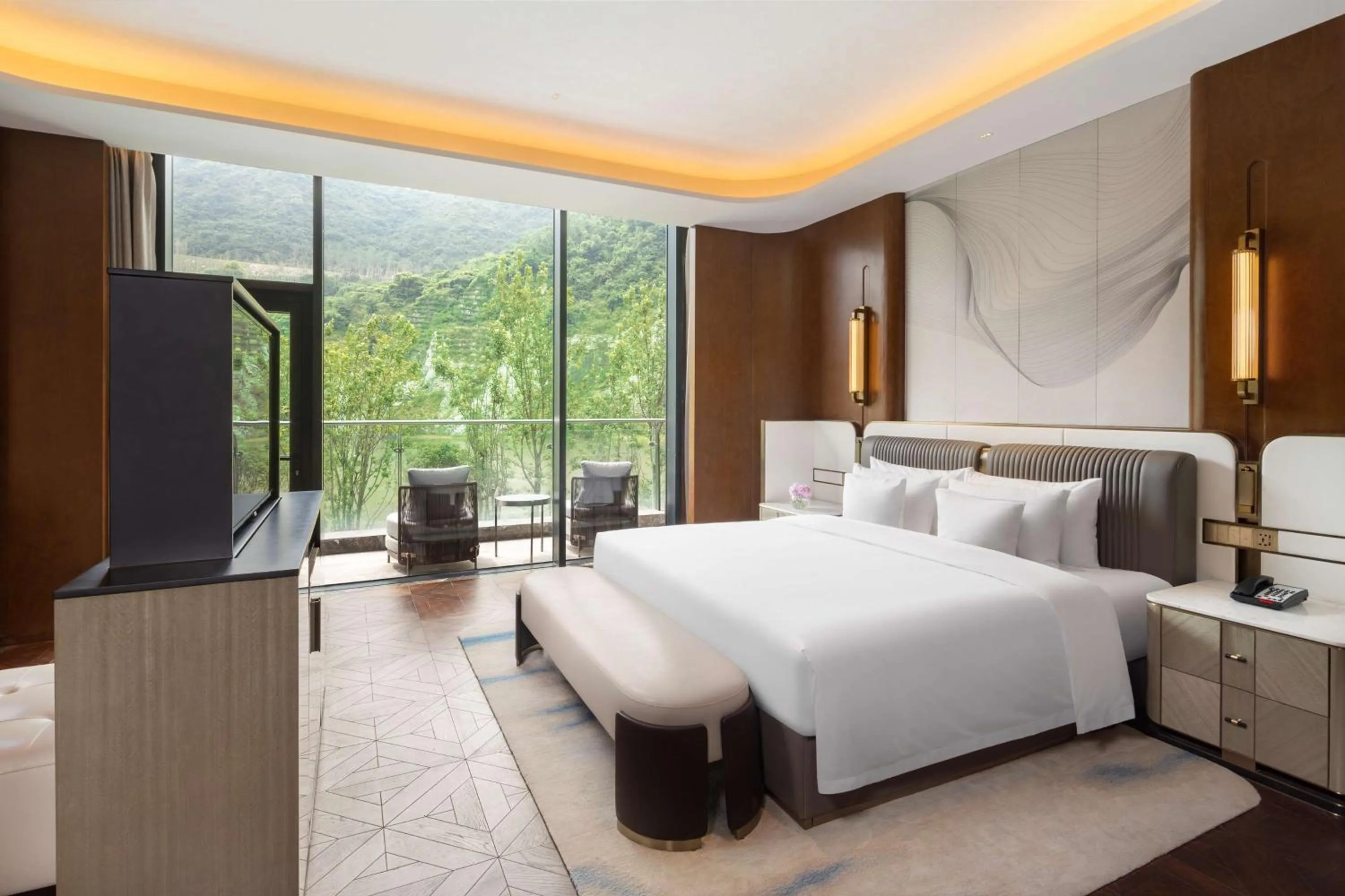 Photo of the whole room, Bed in Radisson Collection Resort Nanjing