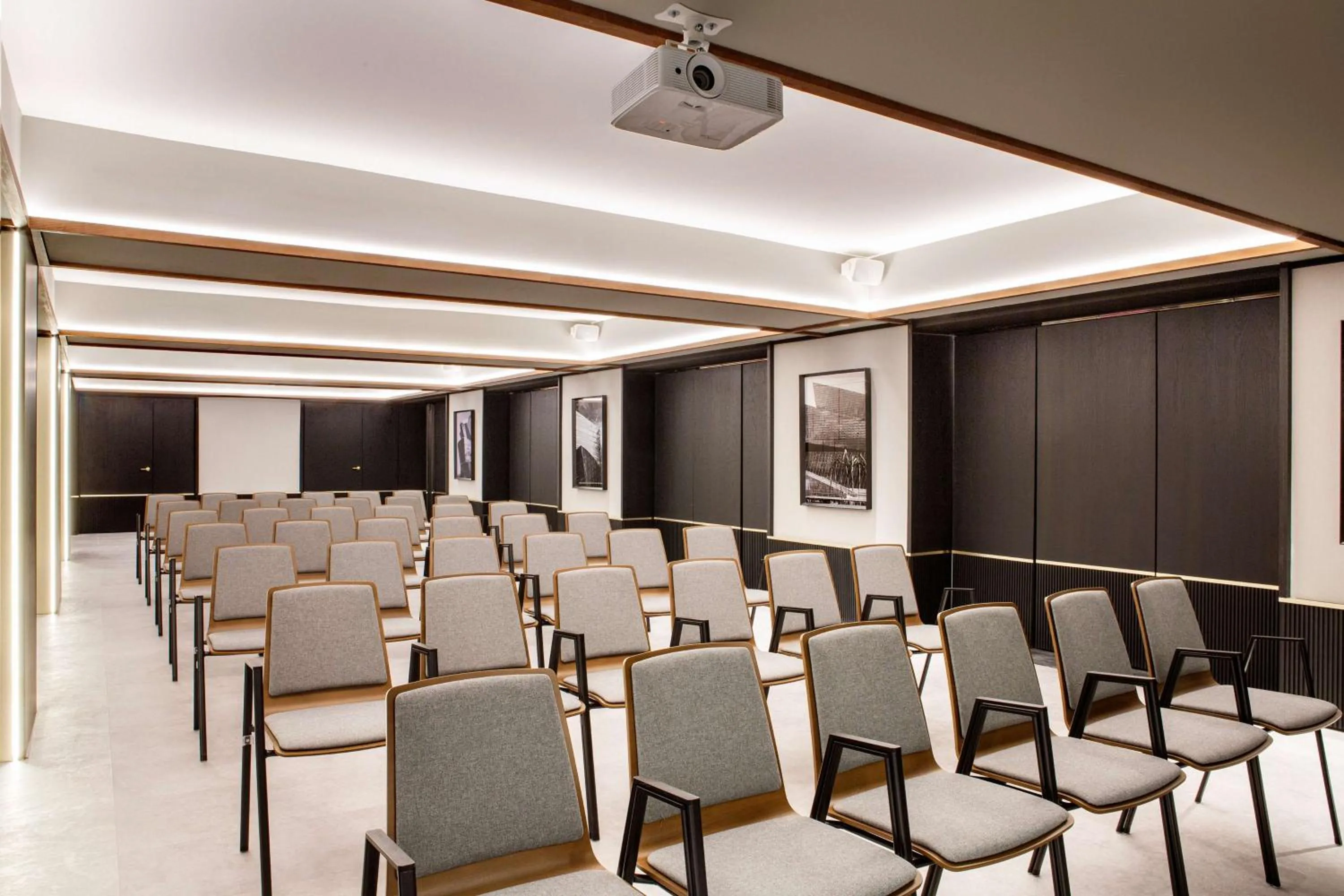 Meeting/conference room in Radisson Collection Bilbao
