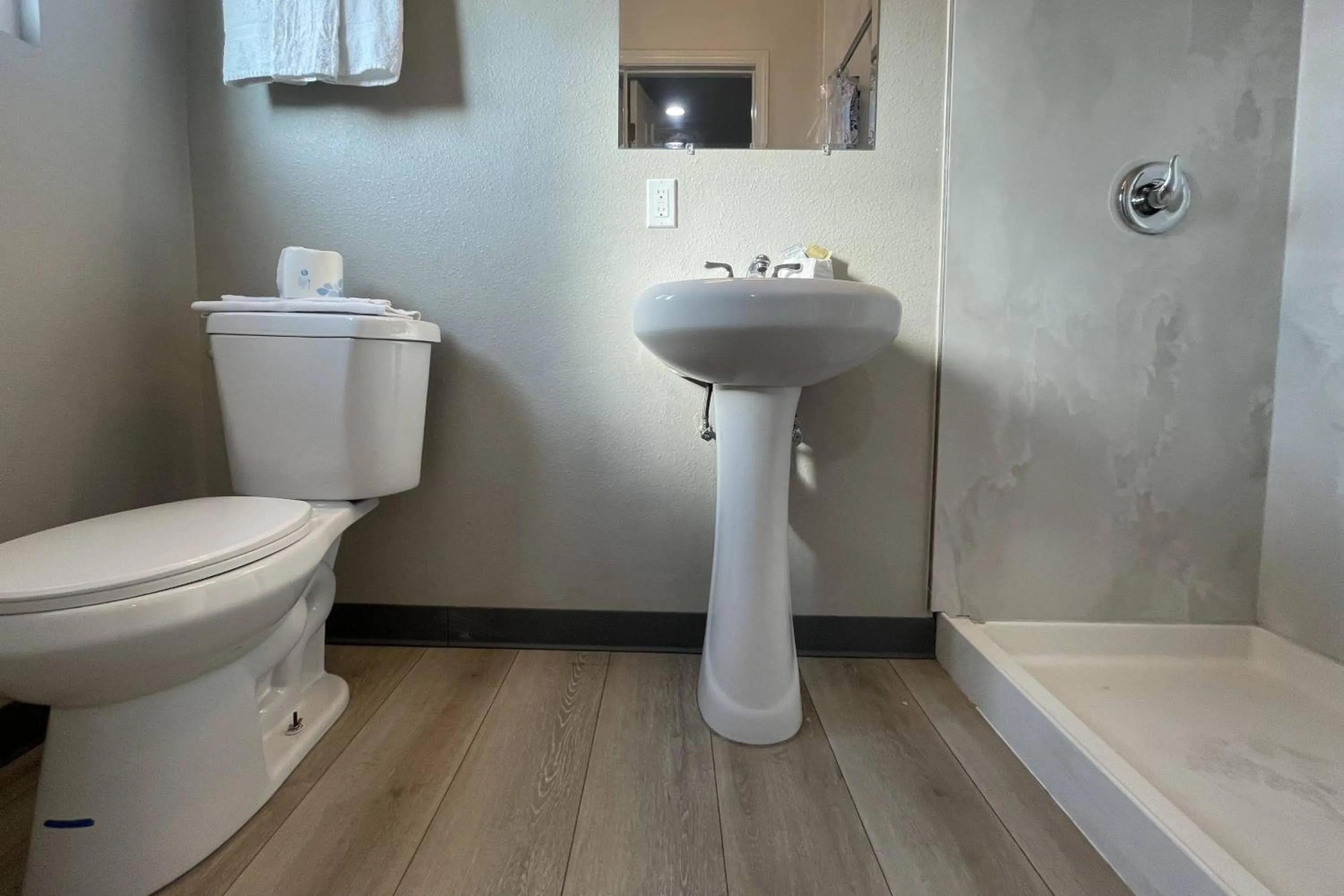 Bathroom in Big 7 Motel Chula Vista I-5