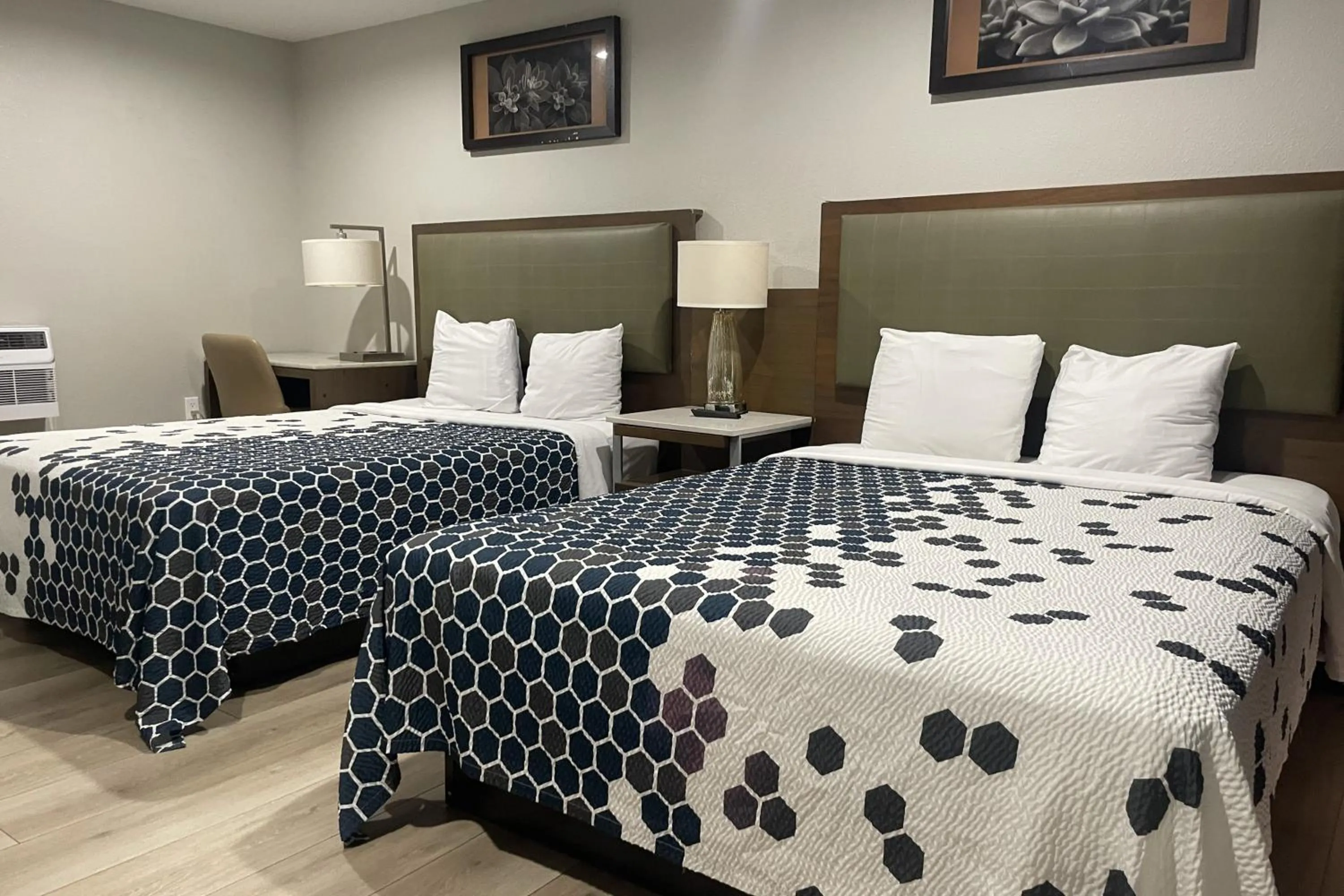 Bedroom, Bed in Big 7 Motel Chula Vista I-5