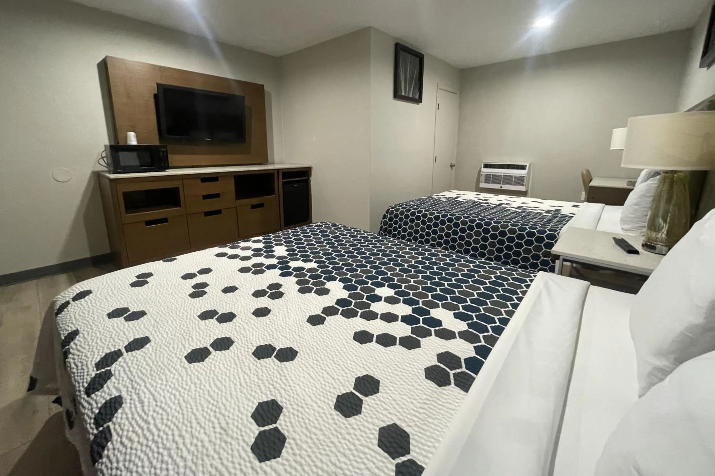 Bedroom, Bed in Big 7 Motel Chula Vista I-5