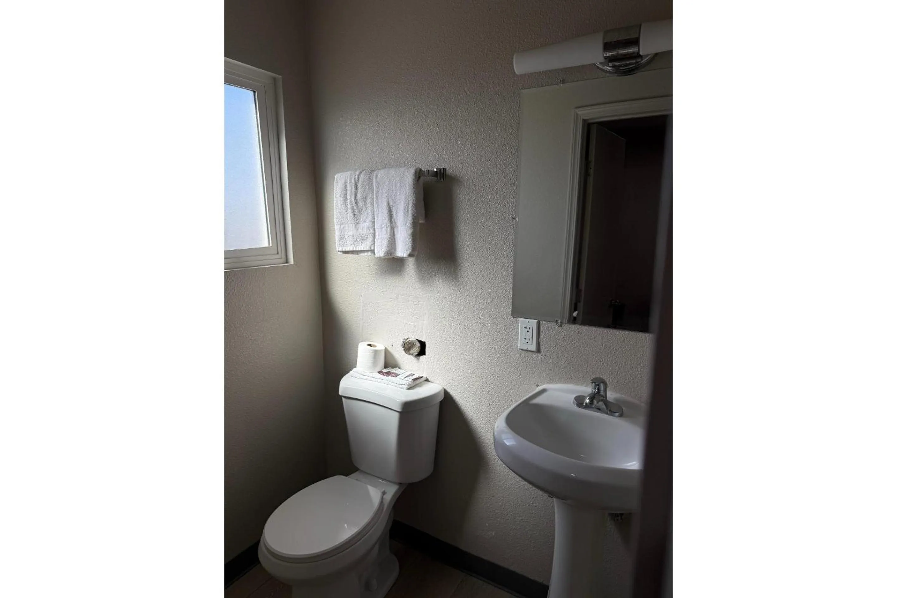 Bathroom in Big 7 Motel Chula Vista I-5