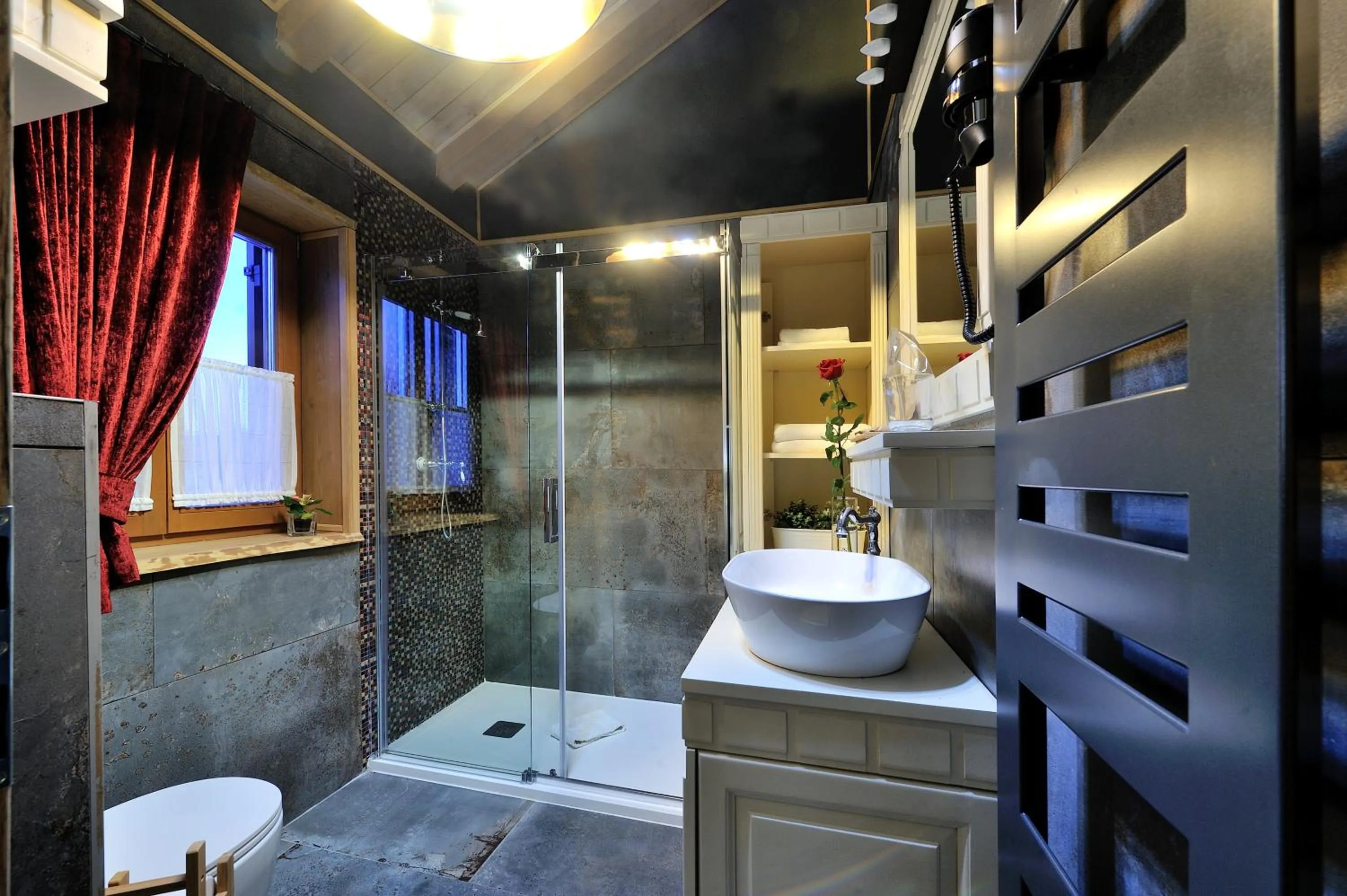 Shower in Lakeside Hotel Plitvice