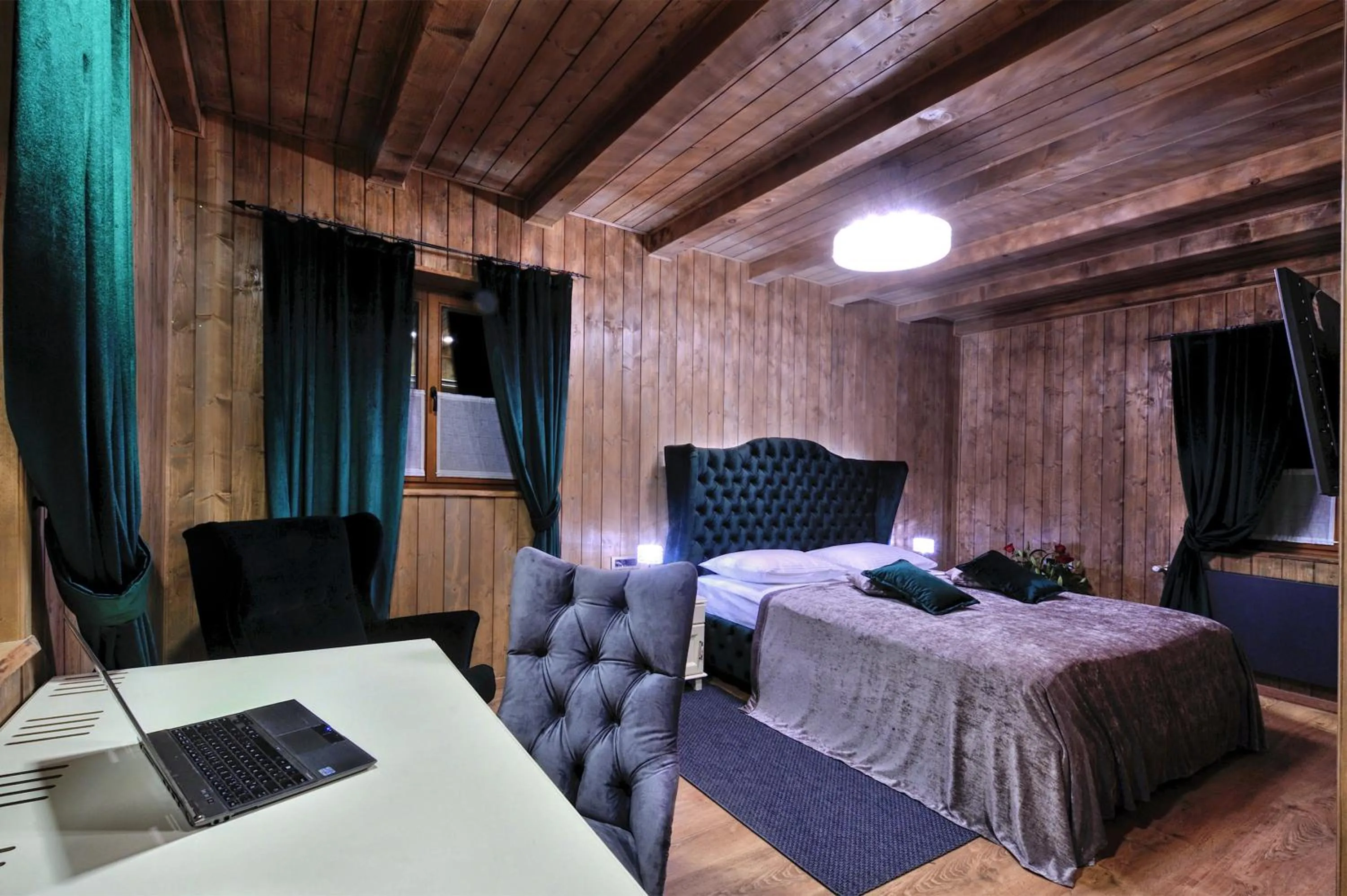 Bed in Lakeside Hotel Plitvice