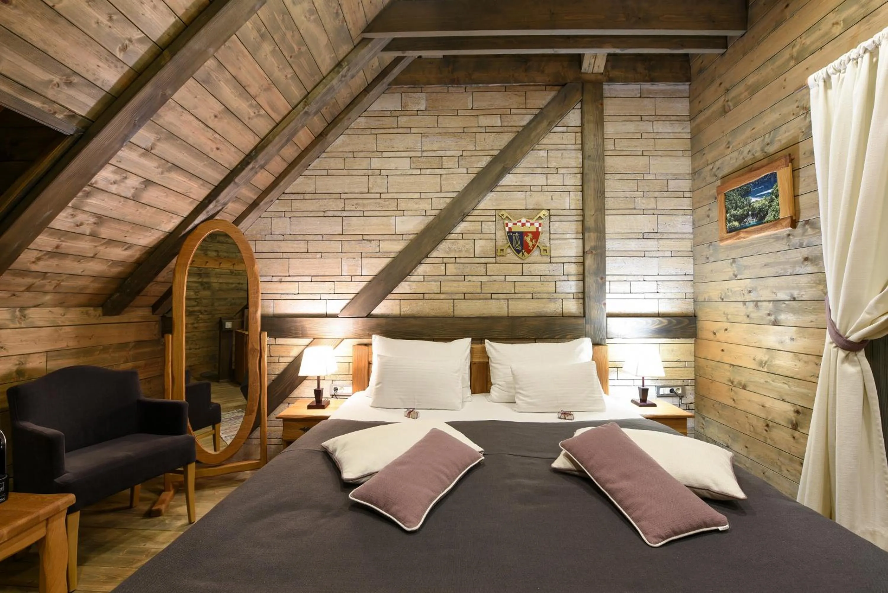 Bed in Lakeside Hotel Plitvice