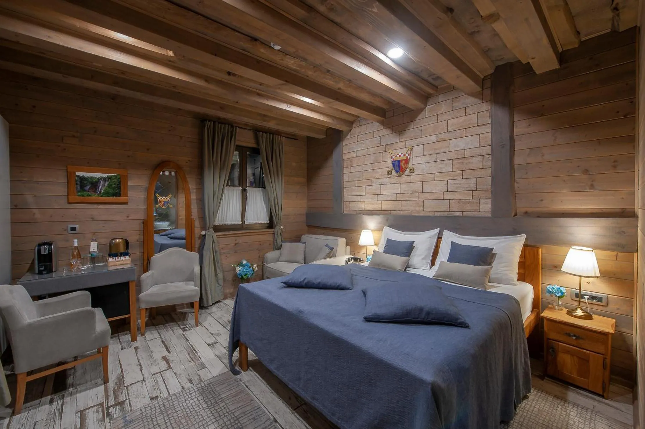 Bed in Lakeside Hotel Plitvice