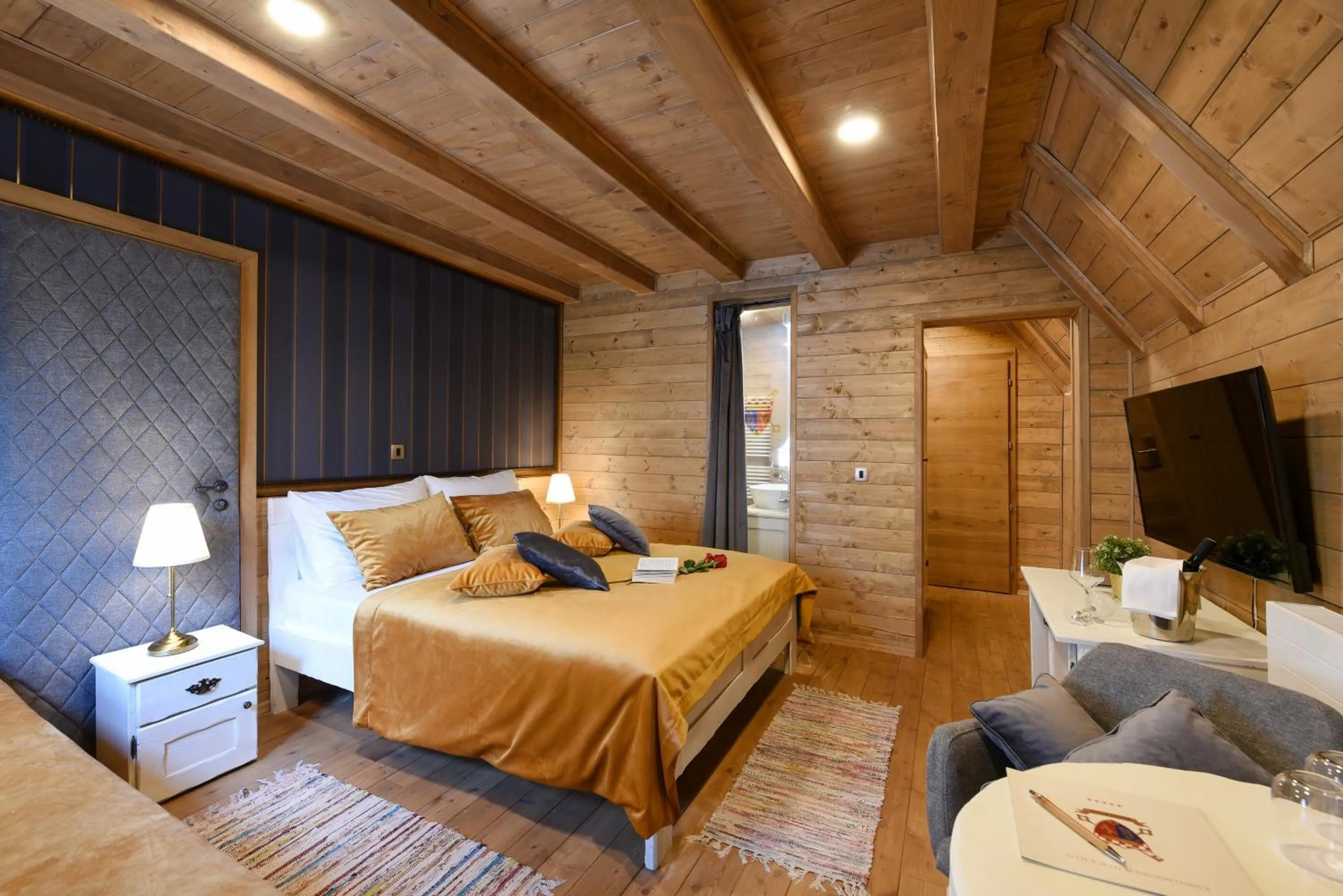 TV and multimedia, Bed in Lakeside Hotel Plitvice