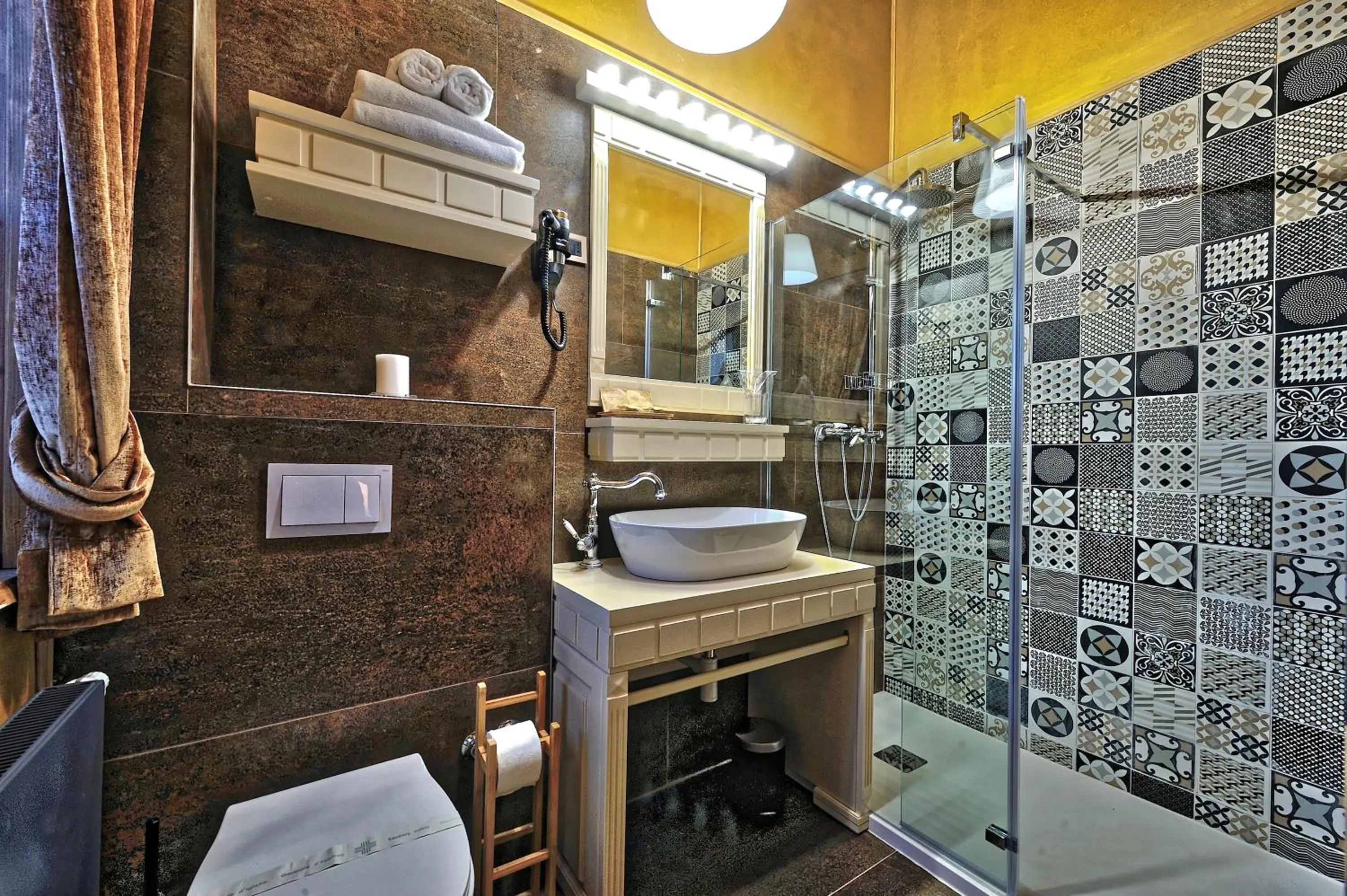 Shower in Lakeside Hotel Plitvice