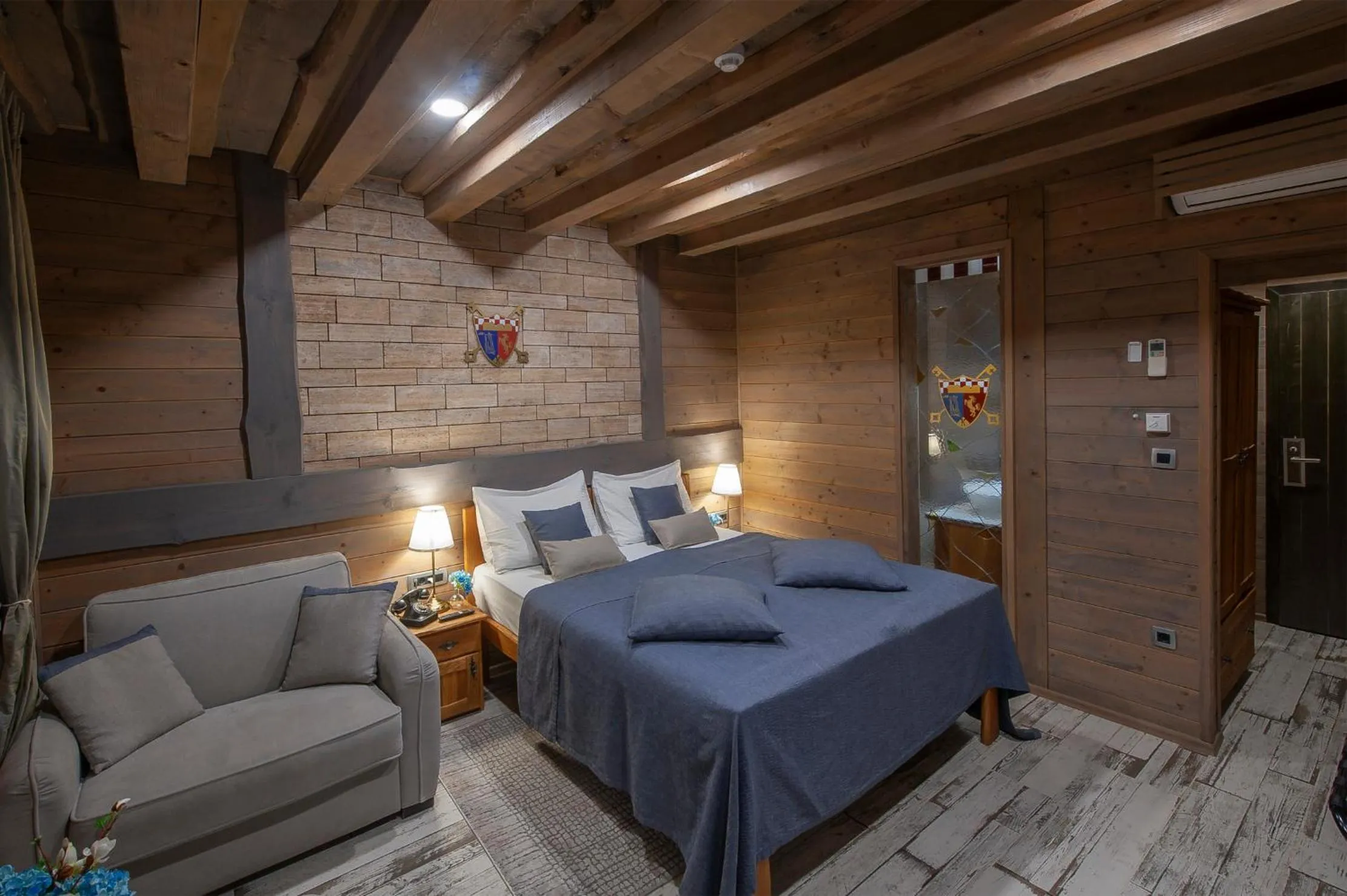 Bed in Lakeside Hotel Plitvice