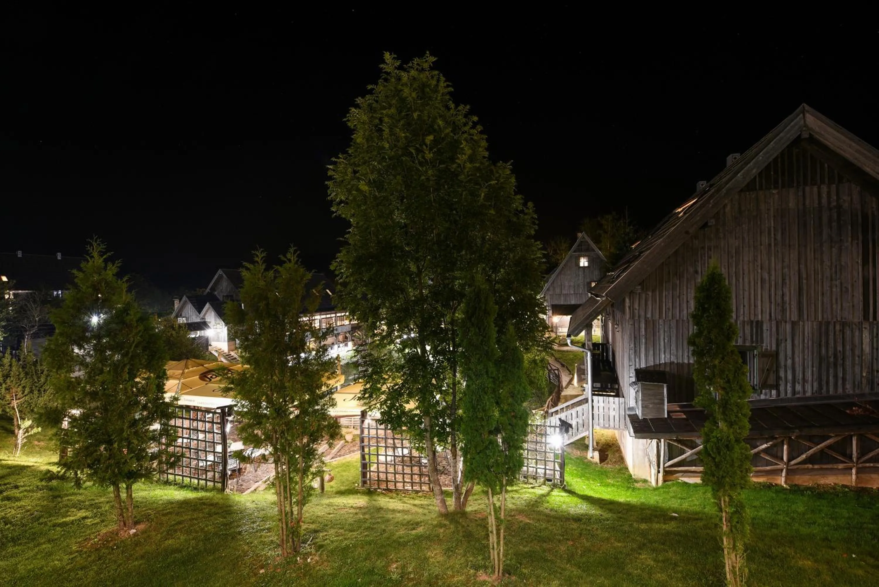 Night in Lakeside Hotel Plitvice