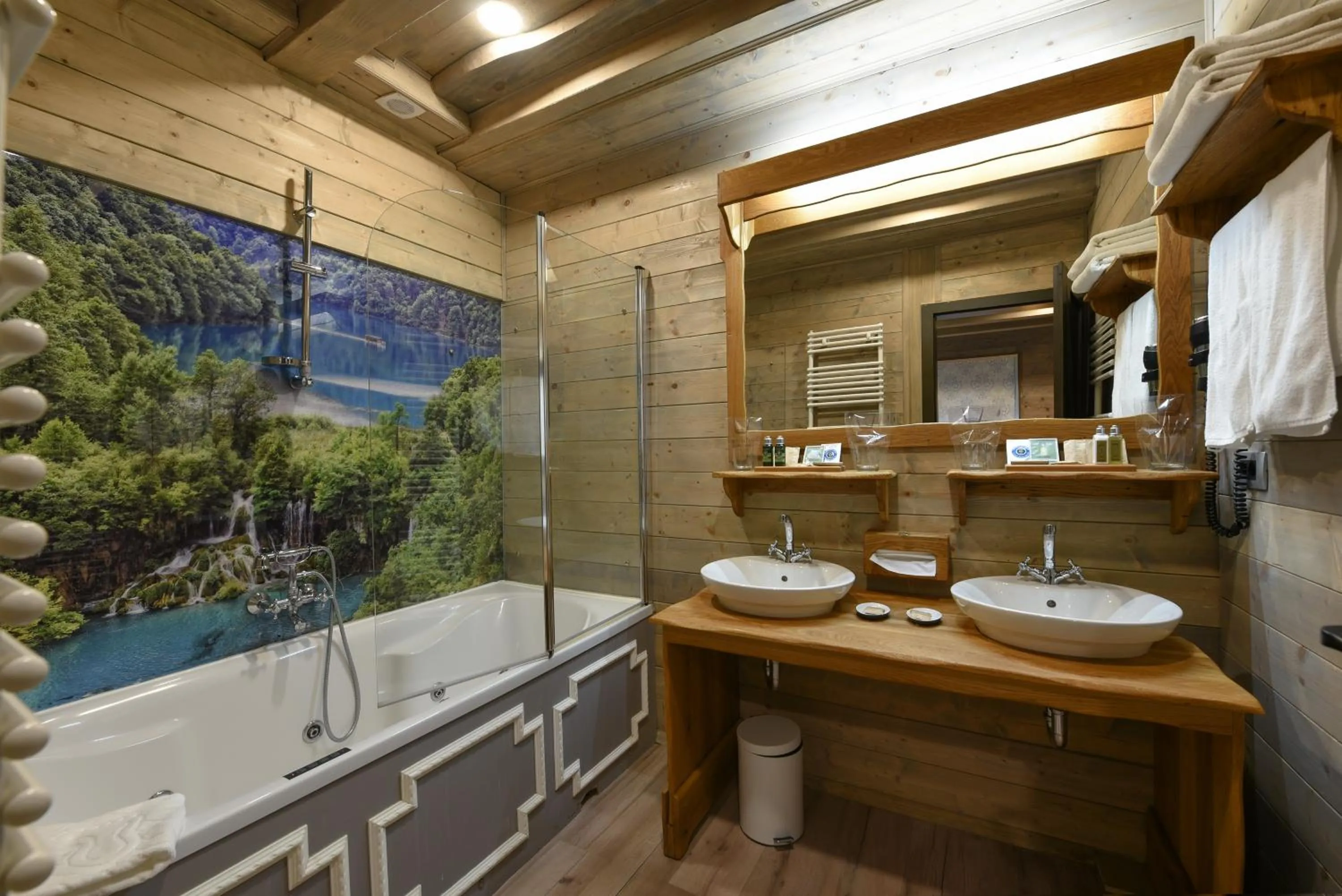 Hot Tub in Lakeside Hotel Plitvice