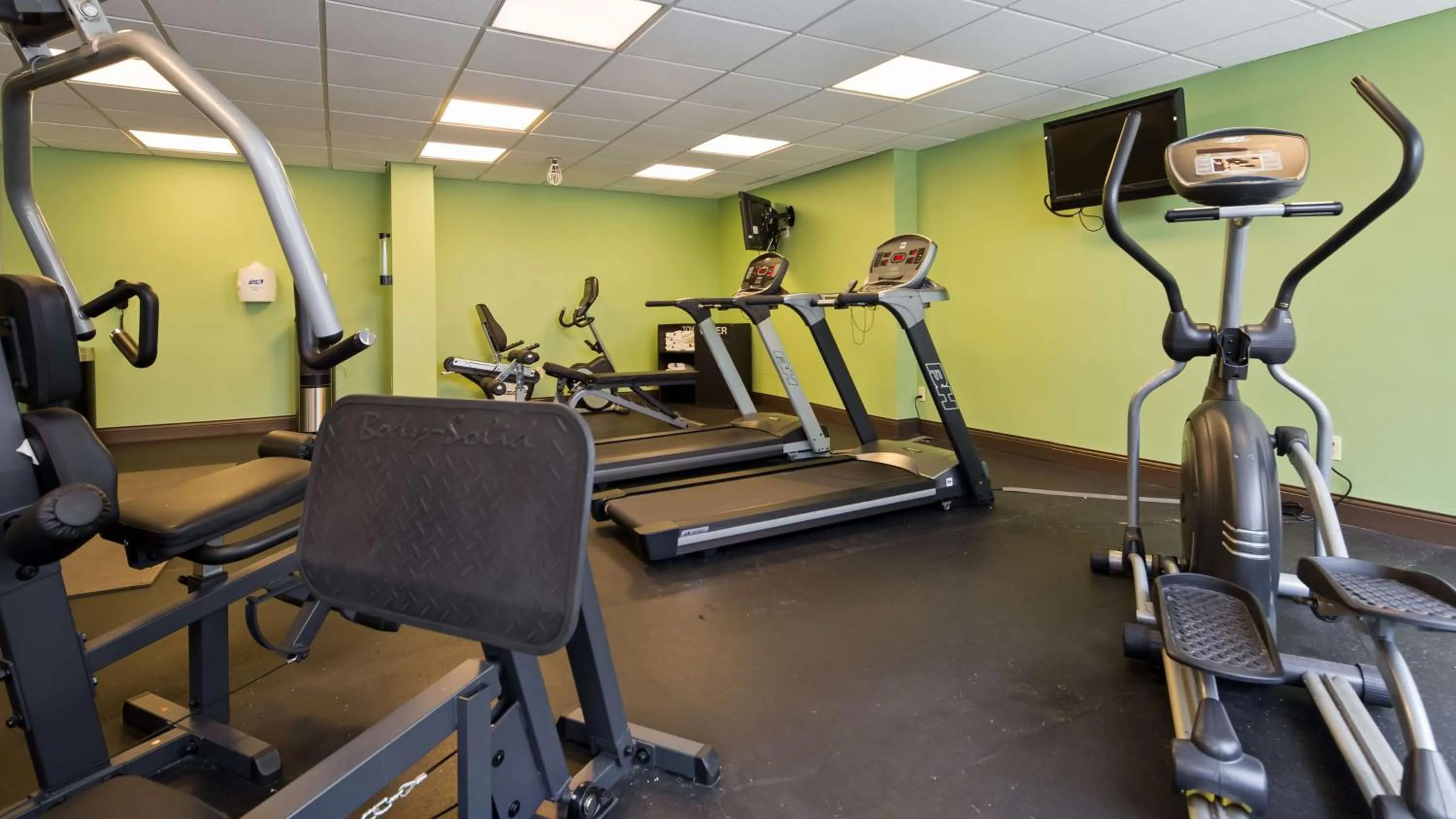 Fitness centre/facilities in Albany Airport Inn