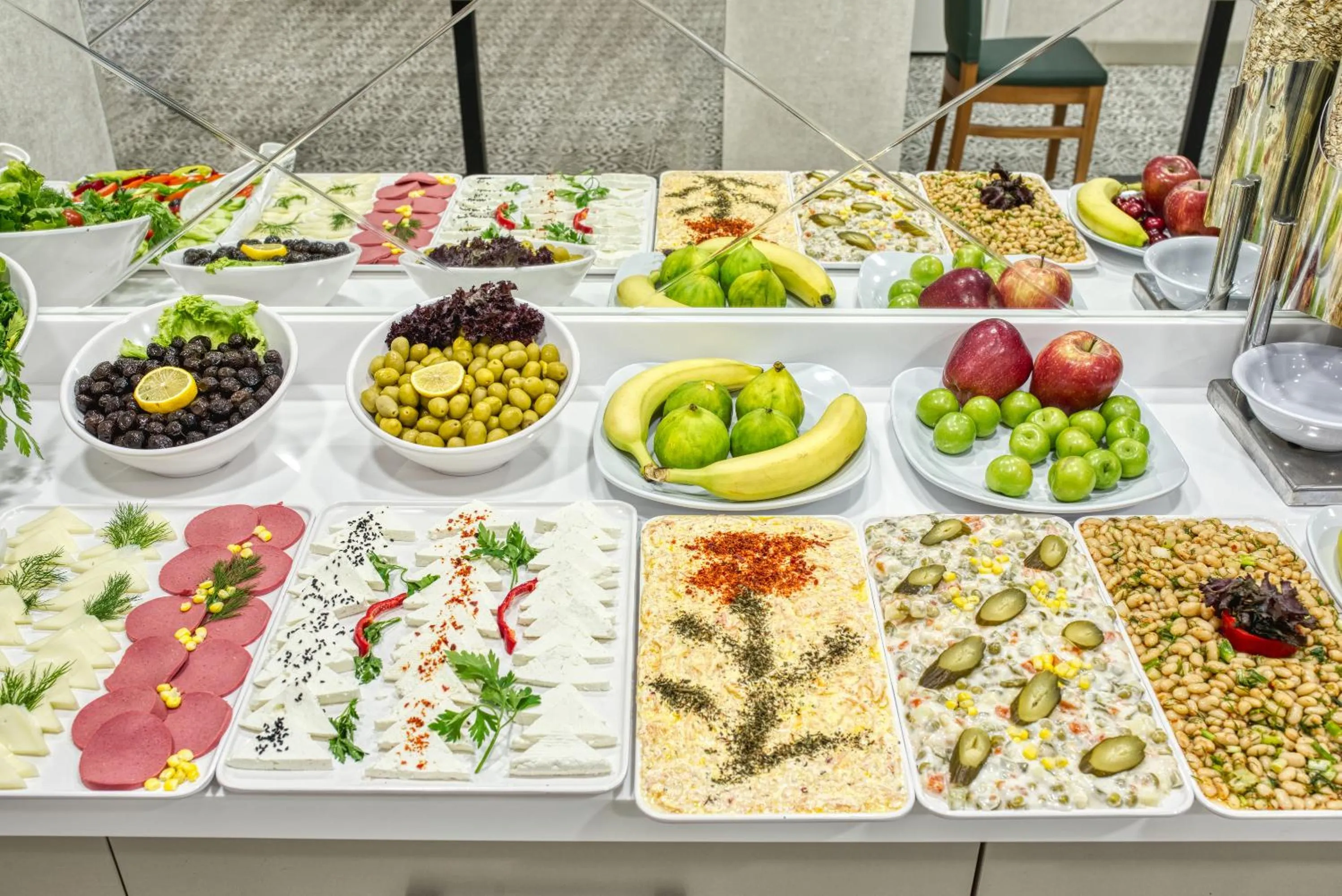 Buffet breakfast in Florina Hotel