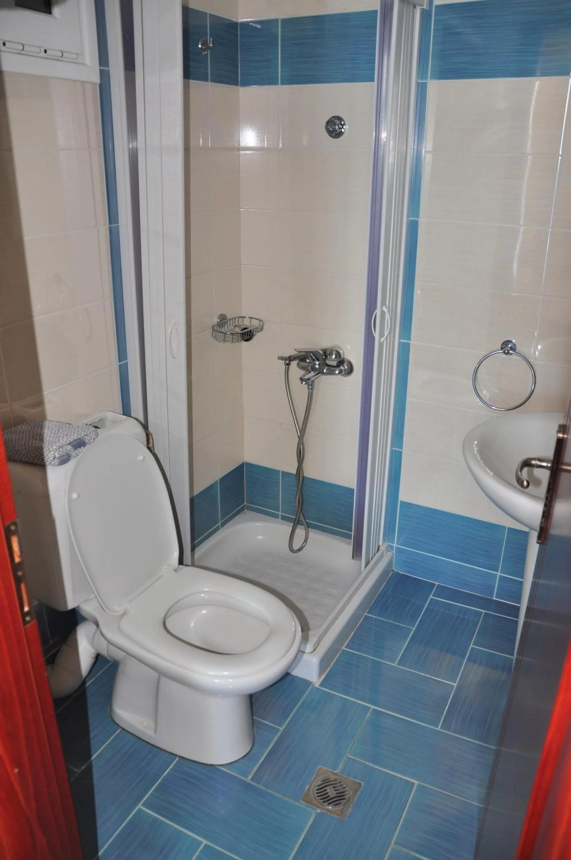 Toilet in Hotel Lefkadi