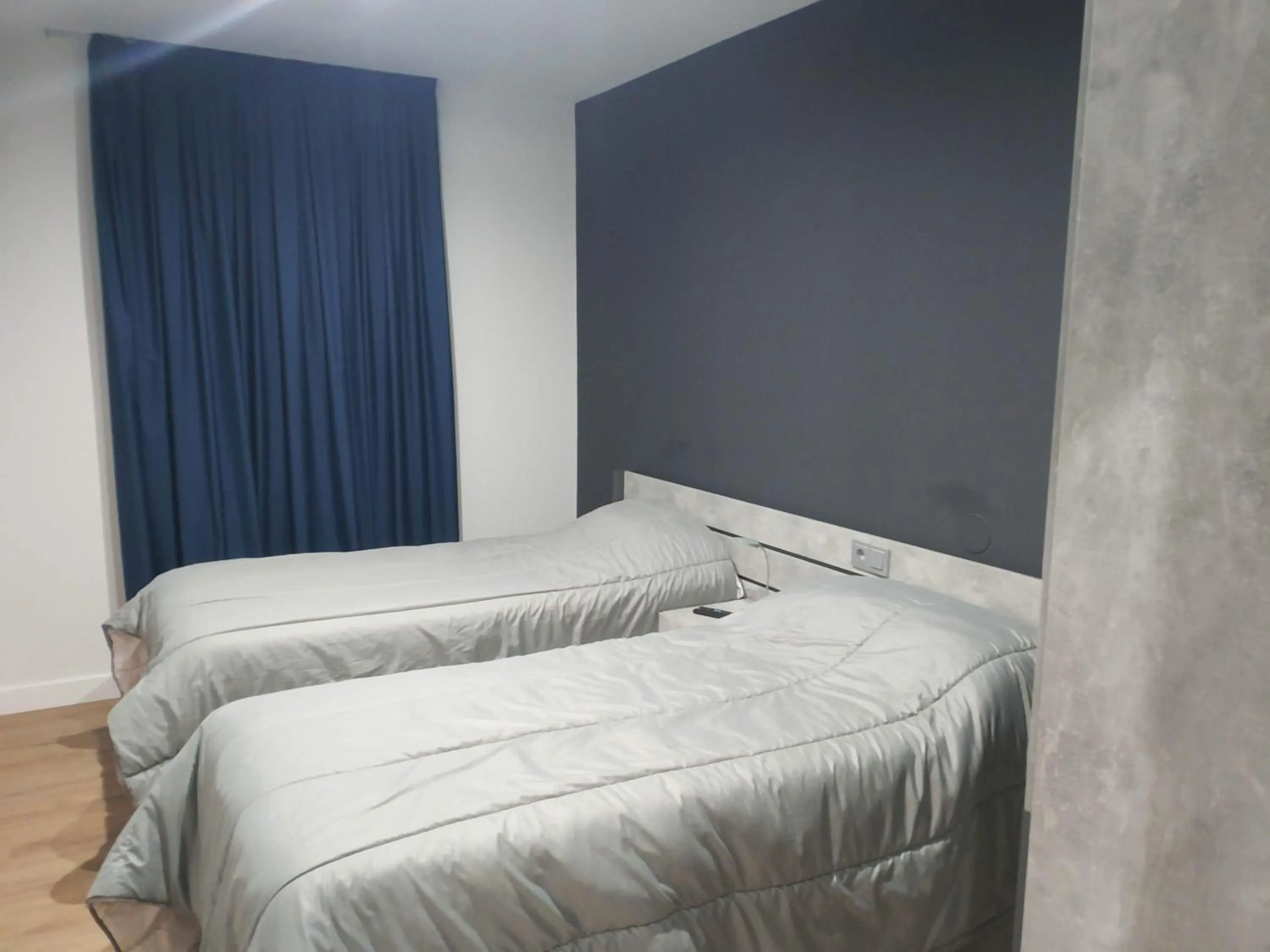 Bedroom, Bed in Apartamentos Santander Maliaño Suites 3000