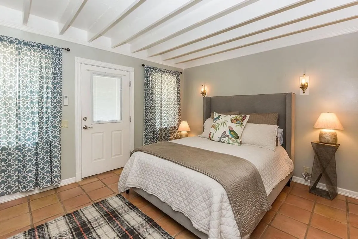 Bed in Fischer Farmhouse