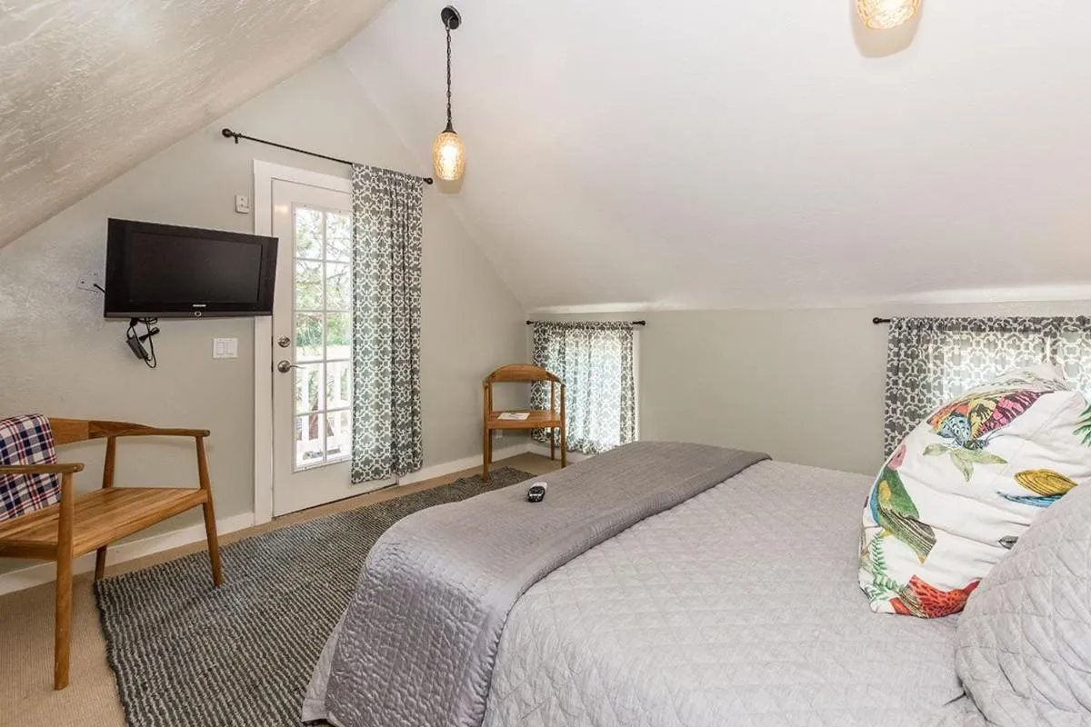 Bed in Fischer Farmhouse