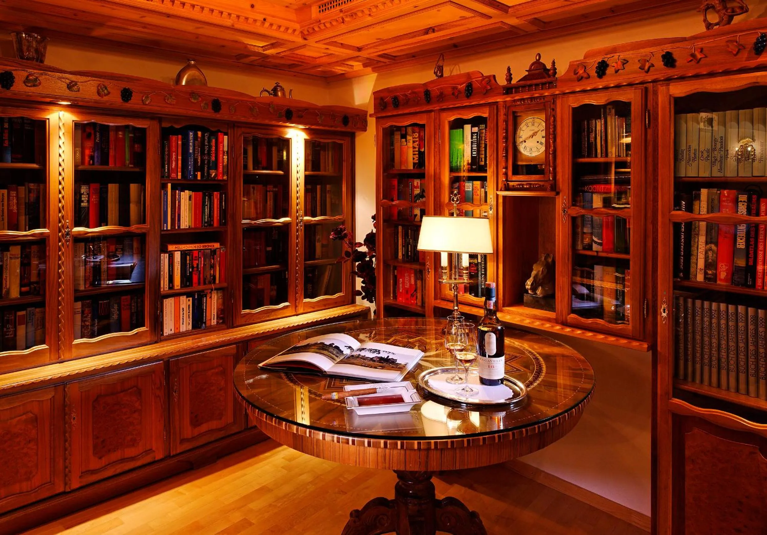 Library in Relais & Châteaux Schlosshotel Chastè - Scuol Tarasp