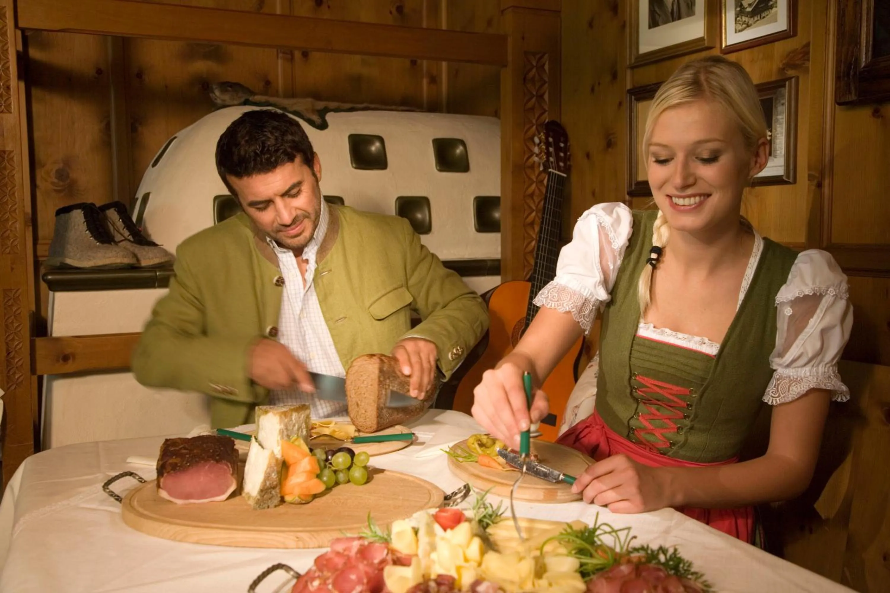 Restaurant/places to eat in Superior Hotel Persal