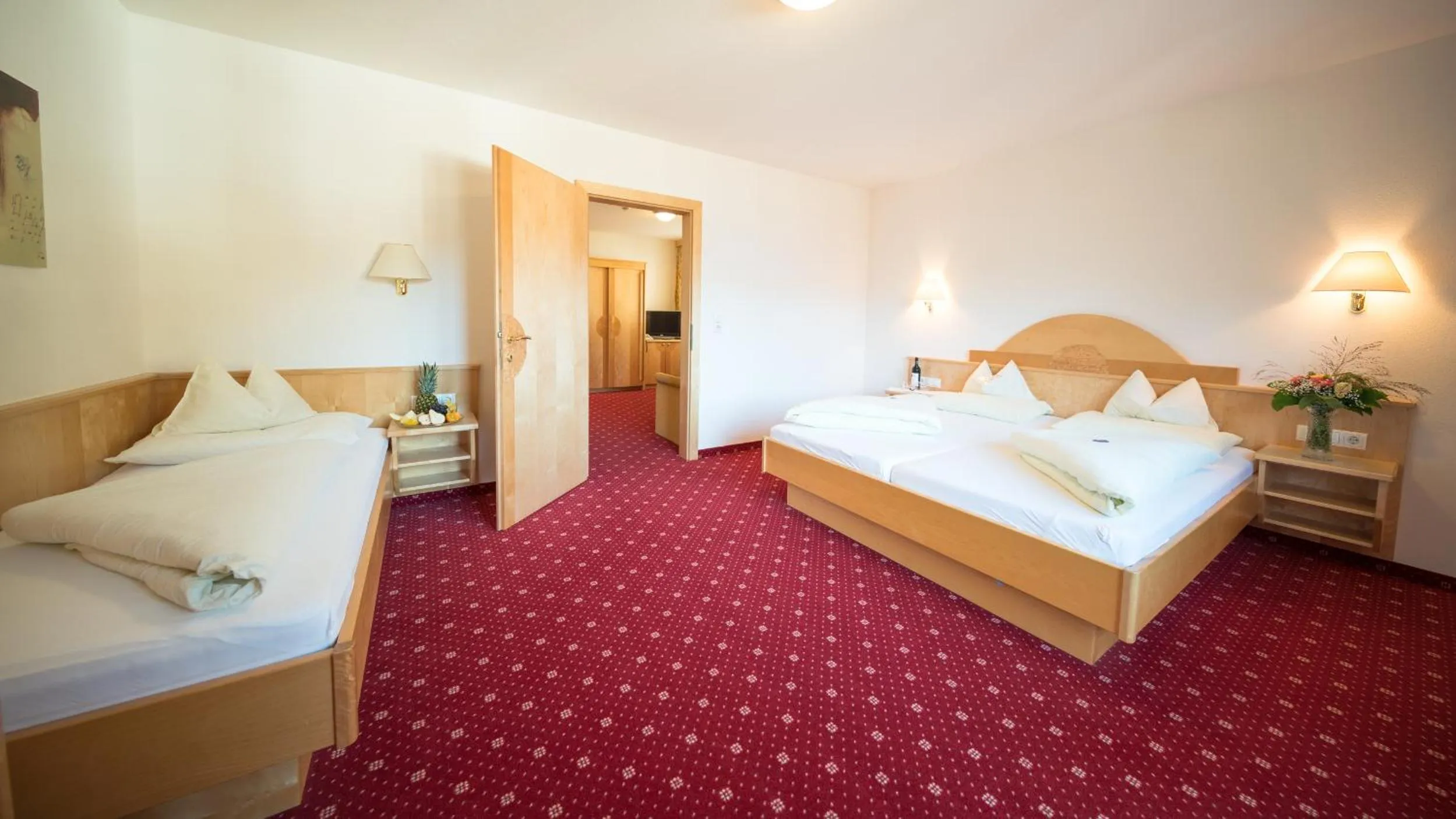 Bedroom, Bed in Superior Hotel Persal